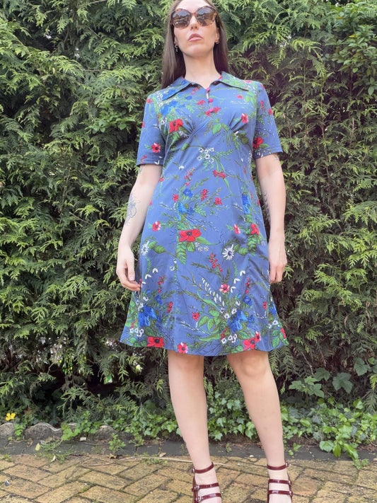 Vintage 1970s Shirt Dress Blue Floral Short Sleeve Dress with Collar Size 18