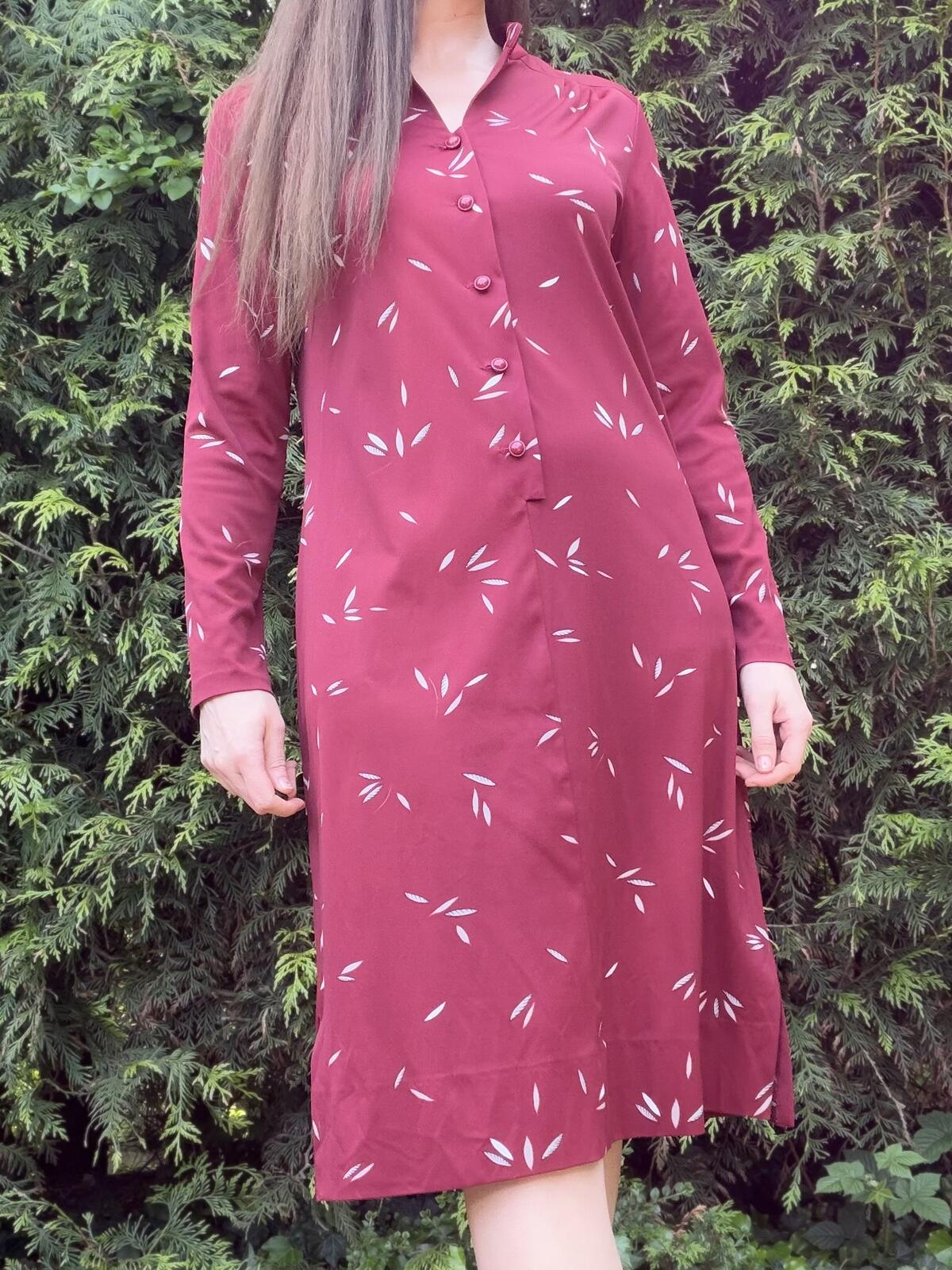 Vintage 1970s Shirt Dress Long Sleeve Button Up Dress Leaf Pattern Red Size 14
