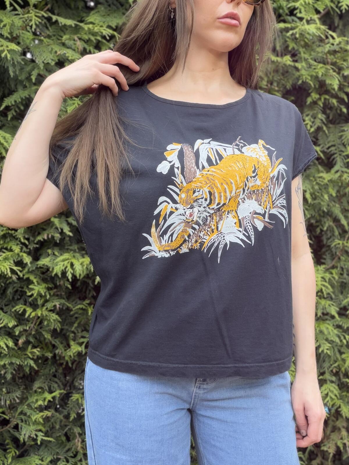 Vintage 1990s Black T-Shirt with Yellow Tiger Print 100% Cotton Size 16 to 18