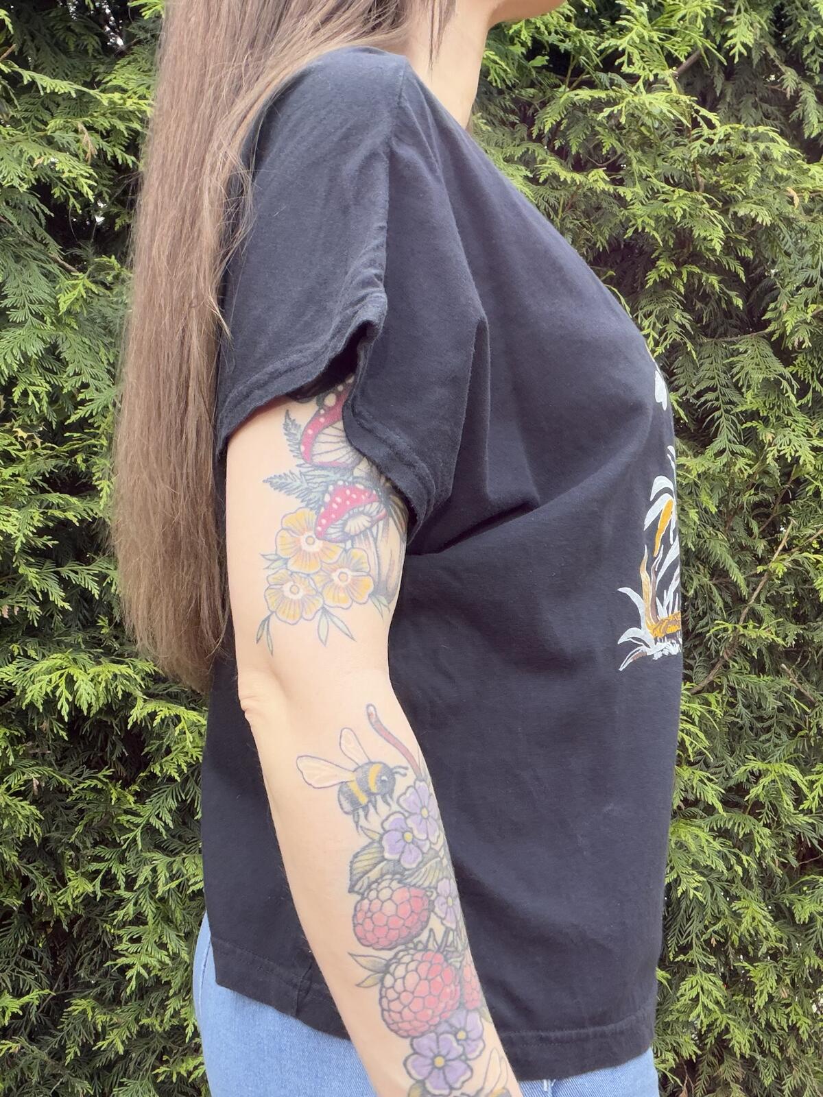 Vintage 1990s Black T-Shirt with Yellow Tiger Print 100% Cotton Size 16 to 18