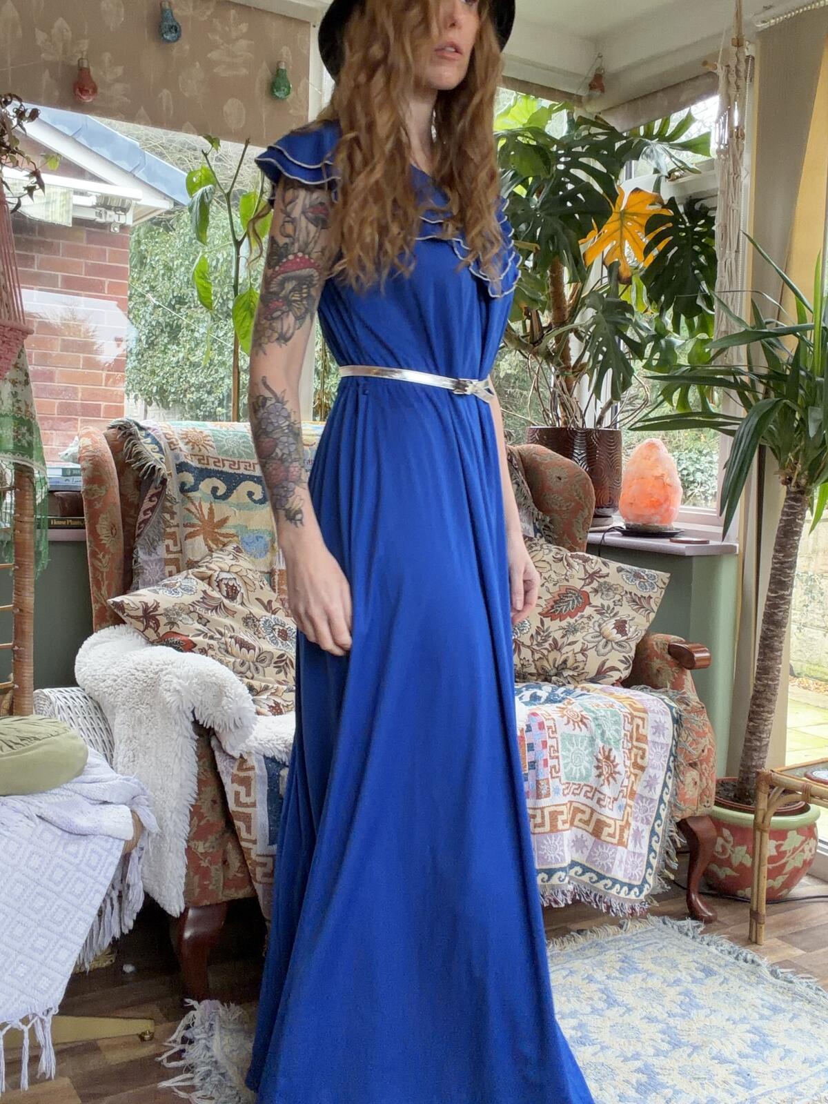 Vintage 1970s Maxi Dress Blue size 14 Long with Ruffle Detail and Silver Belt