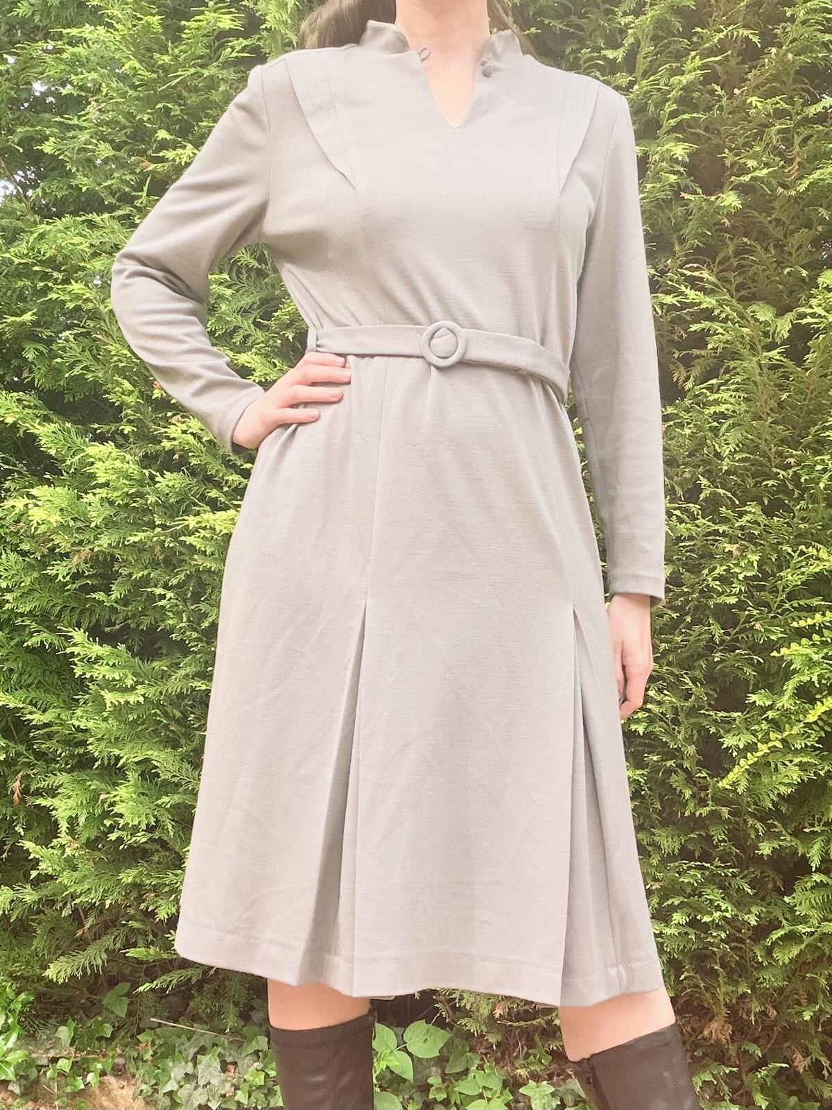 vintage 1970s Shirt Dress Grey Long Sleeve Belted Pleated Midi Dress size 16