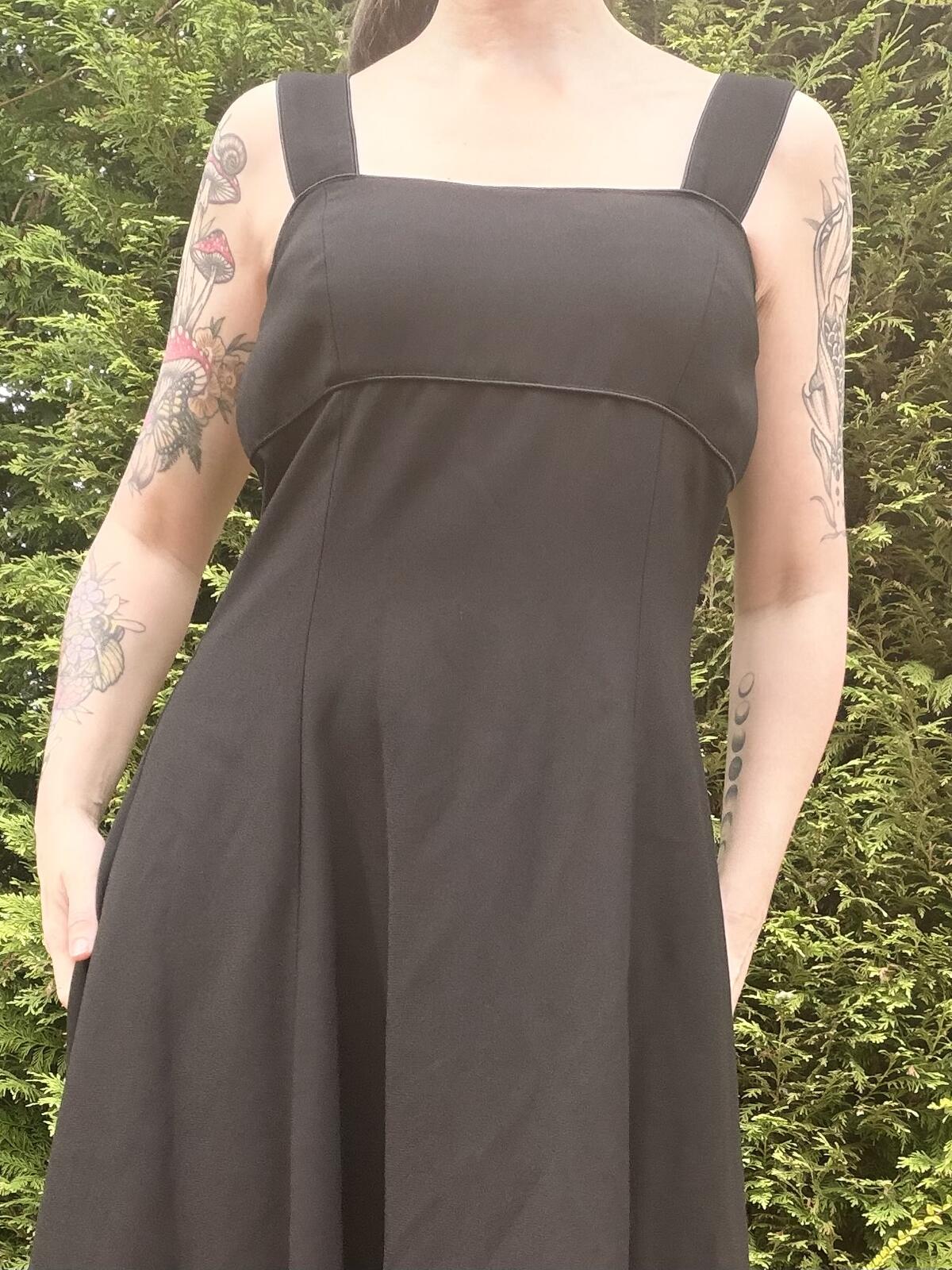 Vintage 1990s Black Dress Floaty Sleeveless Maxi Dress with Wide Straps Size 14