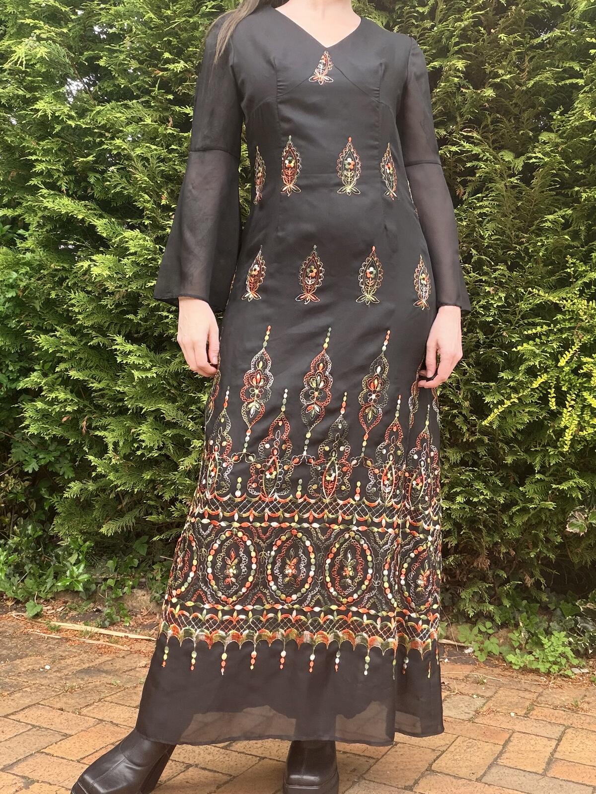 Vintage 1970s Maxi Dress Black Hippie Boho Embroidered Long Bell Sleeves Size 12