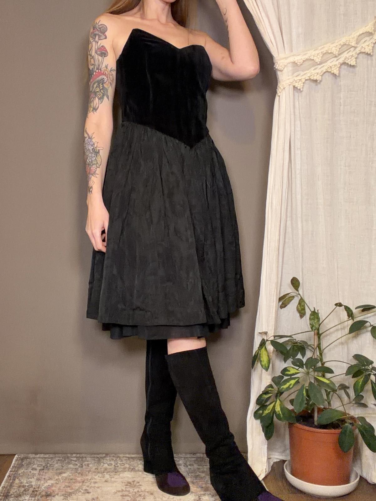 Vintage 1980s Party Dress Black Strapless Velvet Paisley Whimsigoth goth Size 10