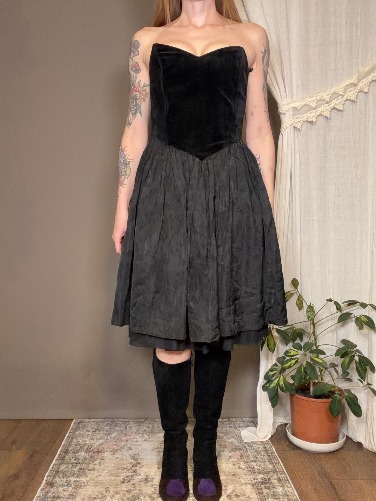 Vintage 1980s Party Dress Black Strapless Velvet Paisley Whimsigoth goth Size 10