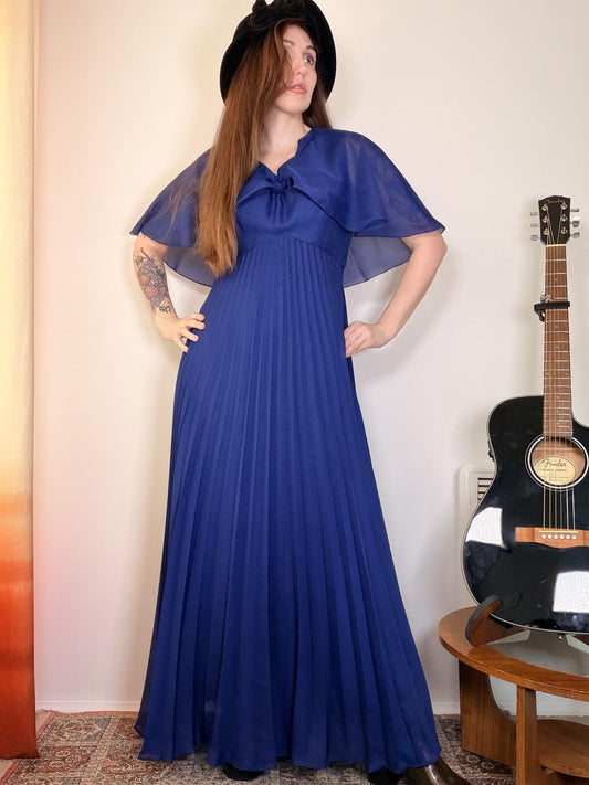 Vintage 1980s long Dress Navy blue pleated maxi dress with cape sleeves size 16