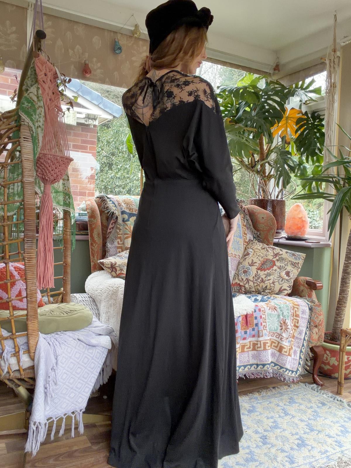 Vintage 1970s Maxi Dress Long Batwing Sleeves And Lace Detail Black Size 10