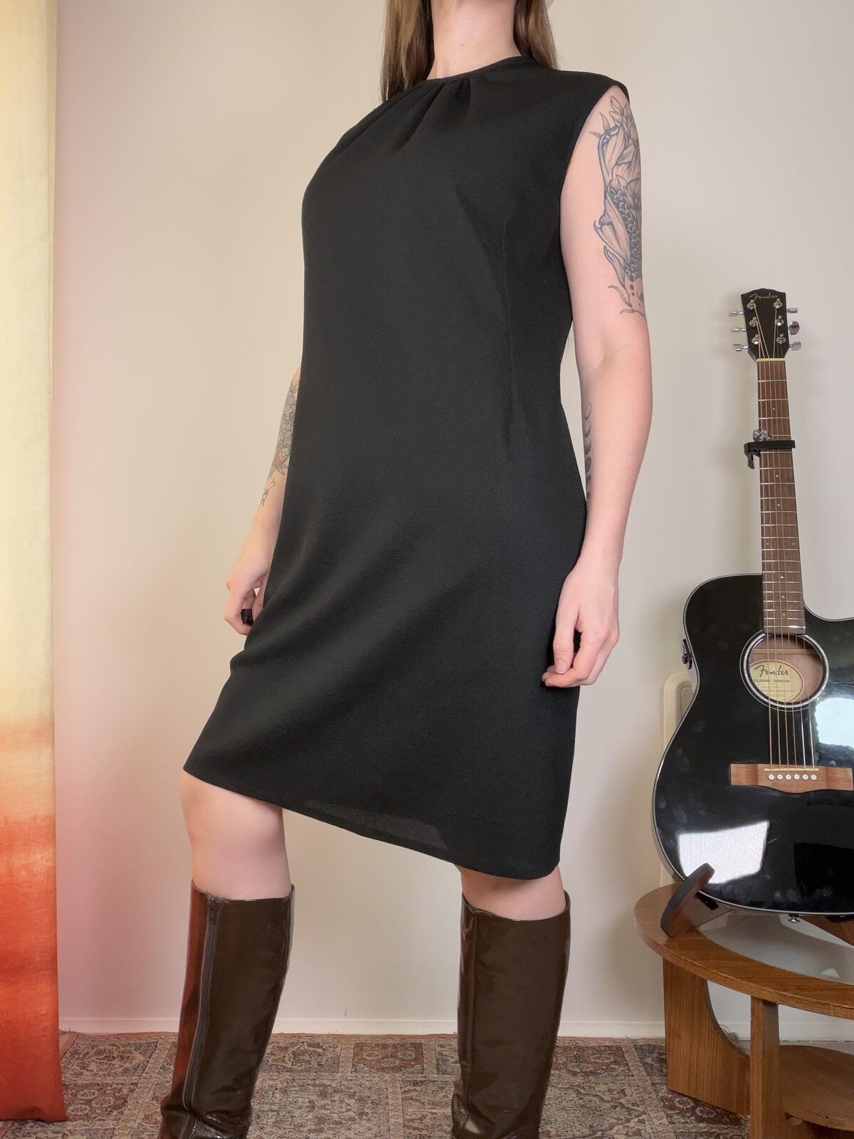Vintage 1970s GoGo Dress Black Sleeveless Shift Dress Size 16
