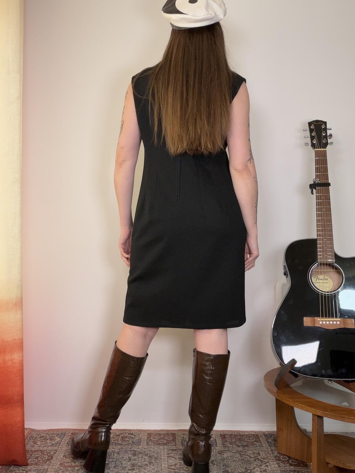 Vintage 1970s GoGo Dress Black Sleeveless Shift Dress Size 16
