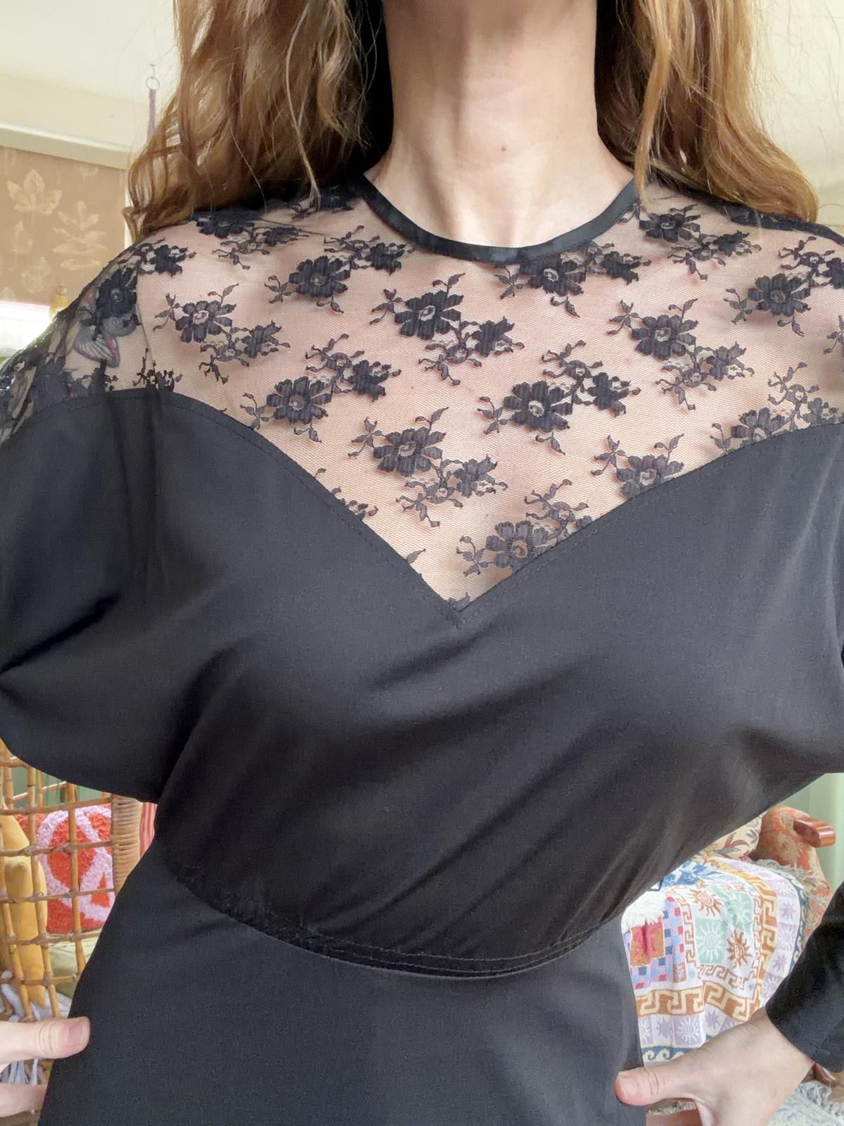 Vintage 1970s Maxi Dress Long Batwing Sleeves And Lace Detail Black Size 10