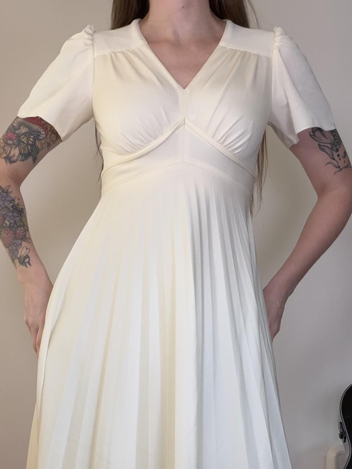 Vintage 1970s Maxi Dress Cream Empire Waist long Dress Puff Sleeves Size 10