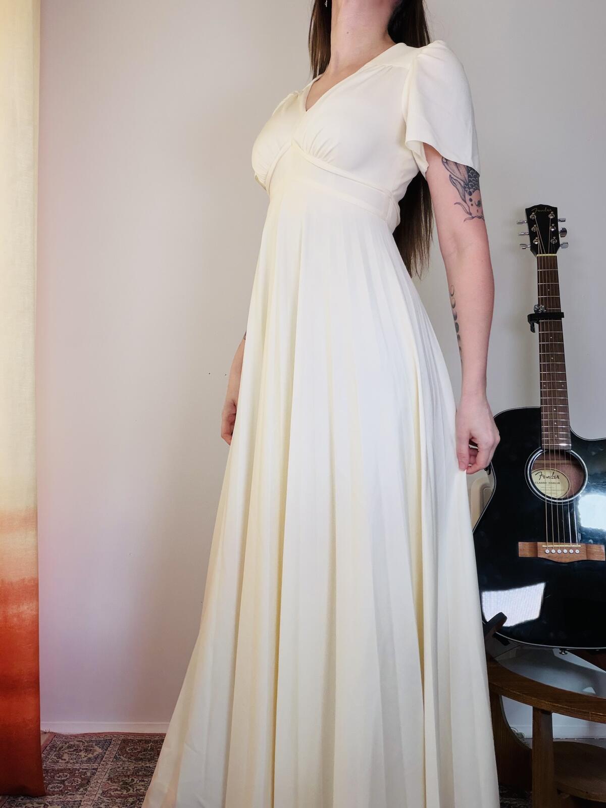 Vintage 1970s Maxi Dress Cream Empire Waist long Dress Puff Sleeves Size 10