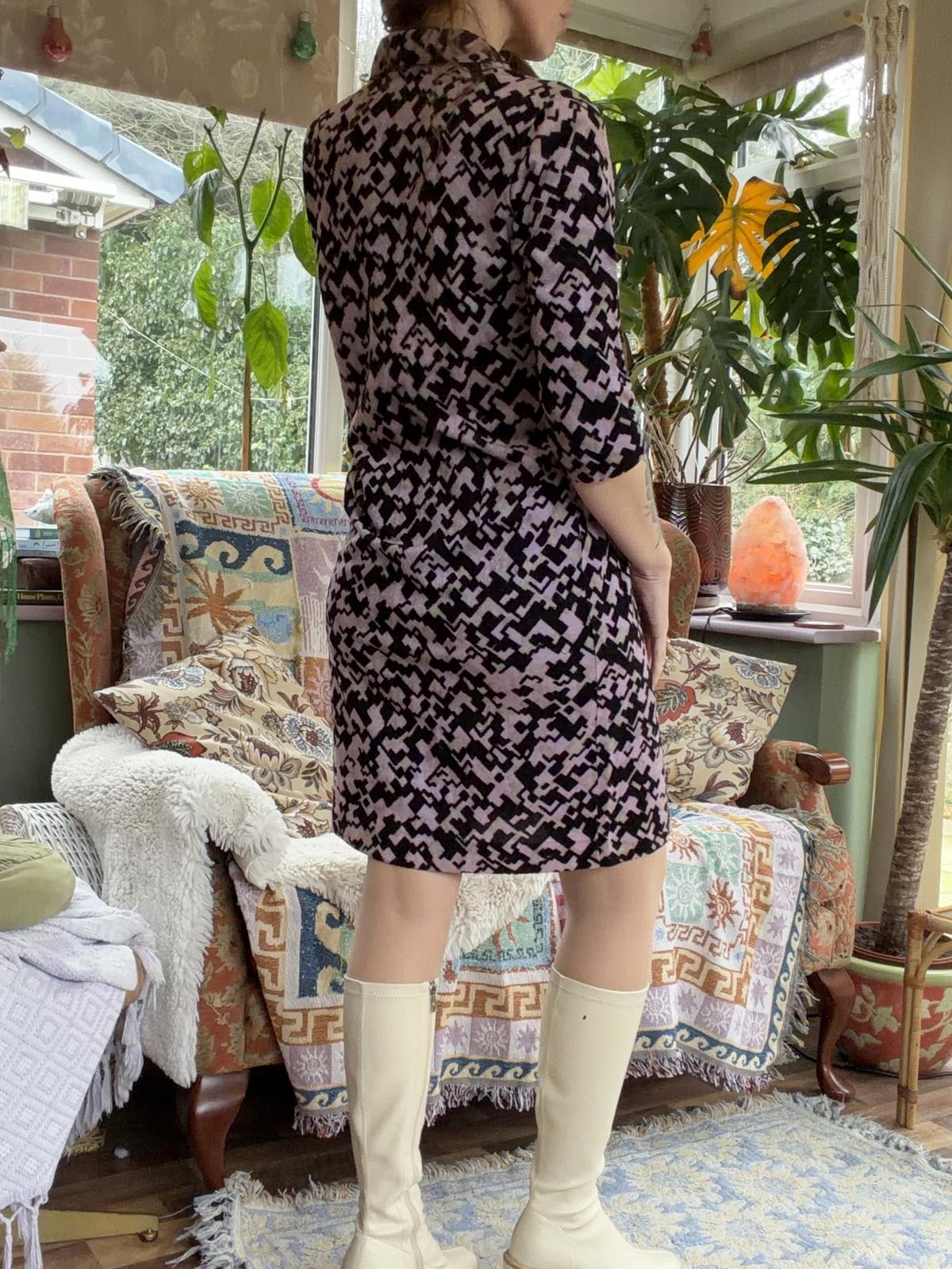 vintage 1960s mod dress gogo dress with collar and abstract print size 14 purple