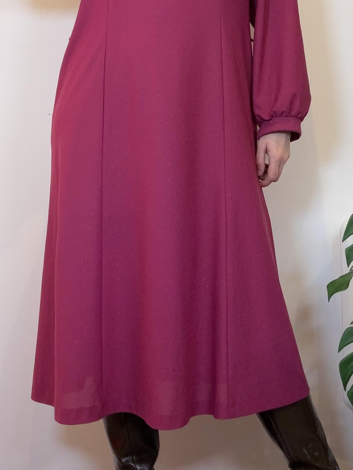 Vintage 19970s Day Dress Long Sleeve Midi Dress in Burgundy Size 16 to 18
