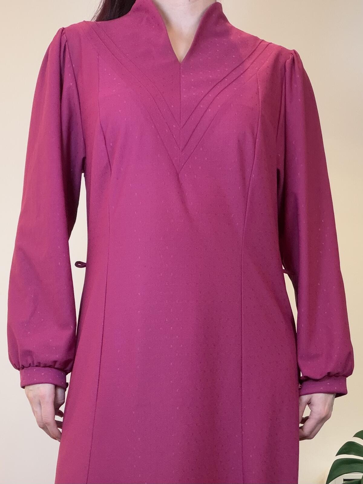 Vintage 19970s Day Dress Long Sleeve Midi Dress in Burgundy Size 16 to 18