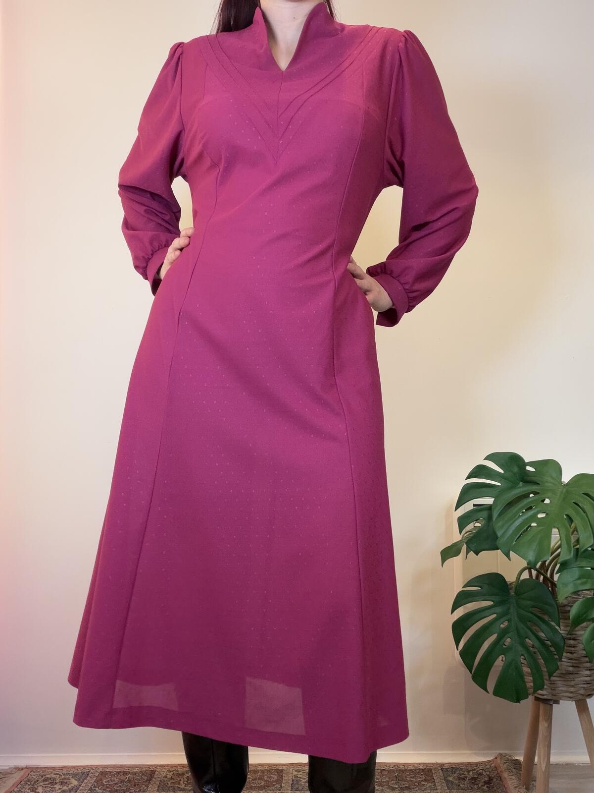Vintage 19970s Day Dress Long Sleeve Midi Dress in Burgundy Size 16 to 18