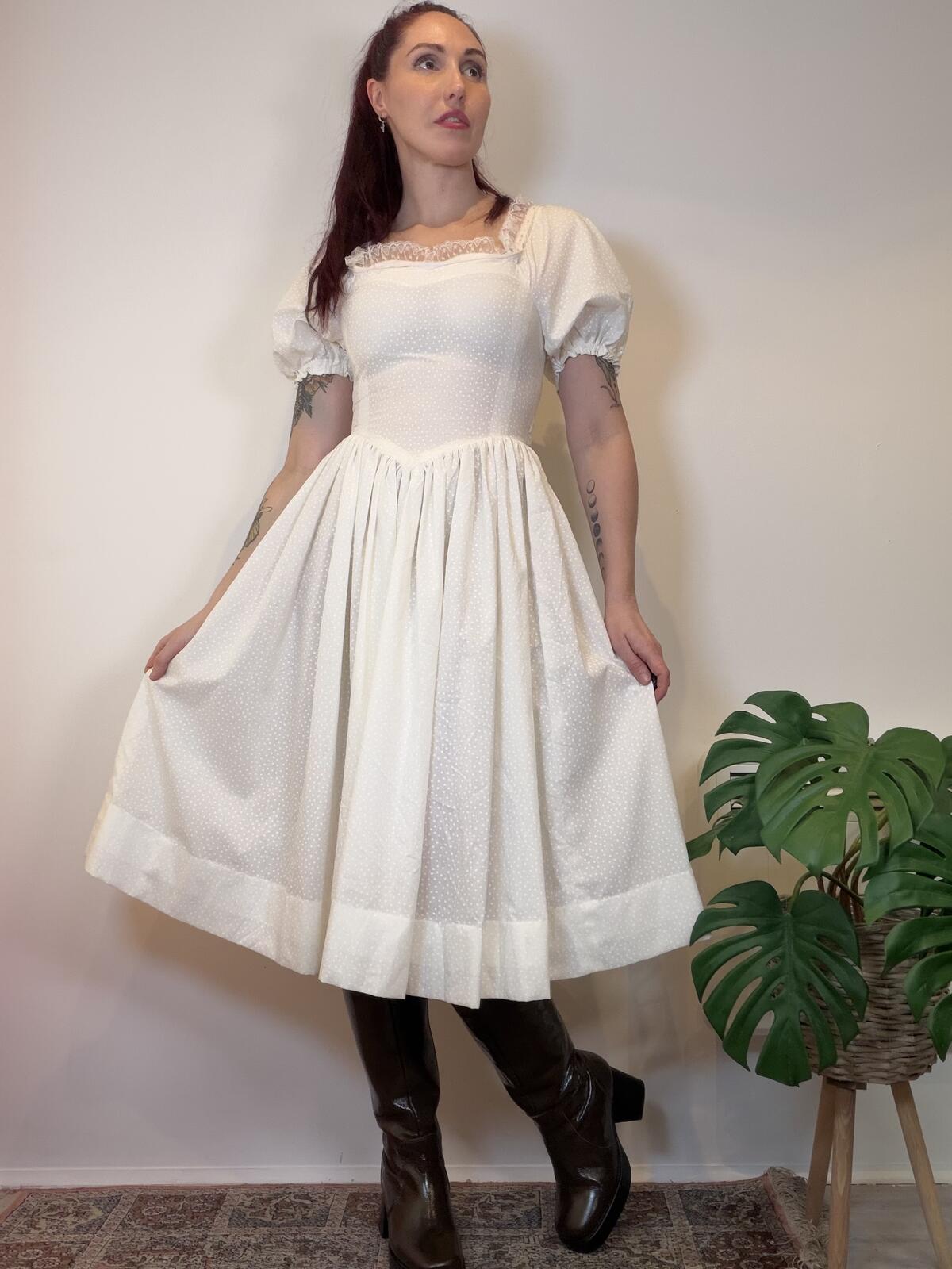 Vintage 1980s White Polka Dot Midi Dress with Puff Sleeves and Lace Trim Size 6