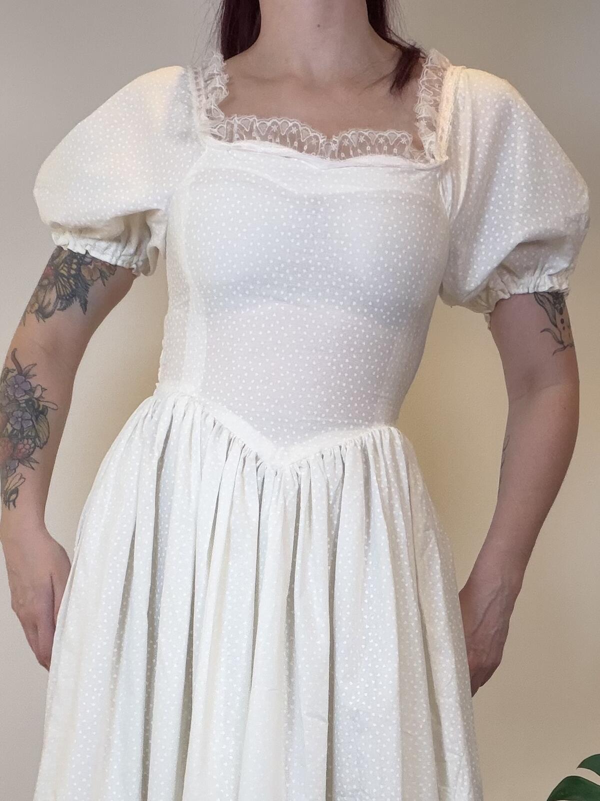 Vintage 1980s White Polka Dot Midi Dress with Puff Sleeves and Lace Trim Size 6