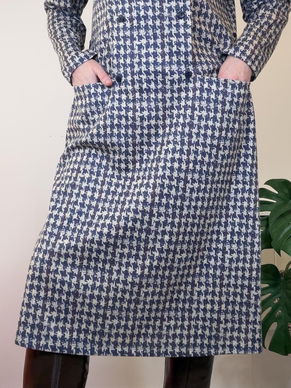 Vintage 1980s Shirt Dress Blue and Cream Houndstooth Printed long sleeve 18 size