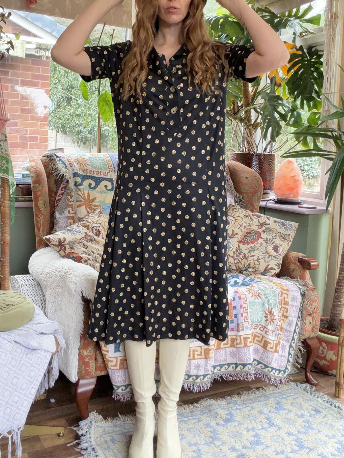 Vintage 1980s shirt Dress Black Midi Dress with Beige Polka Dots Size 18