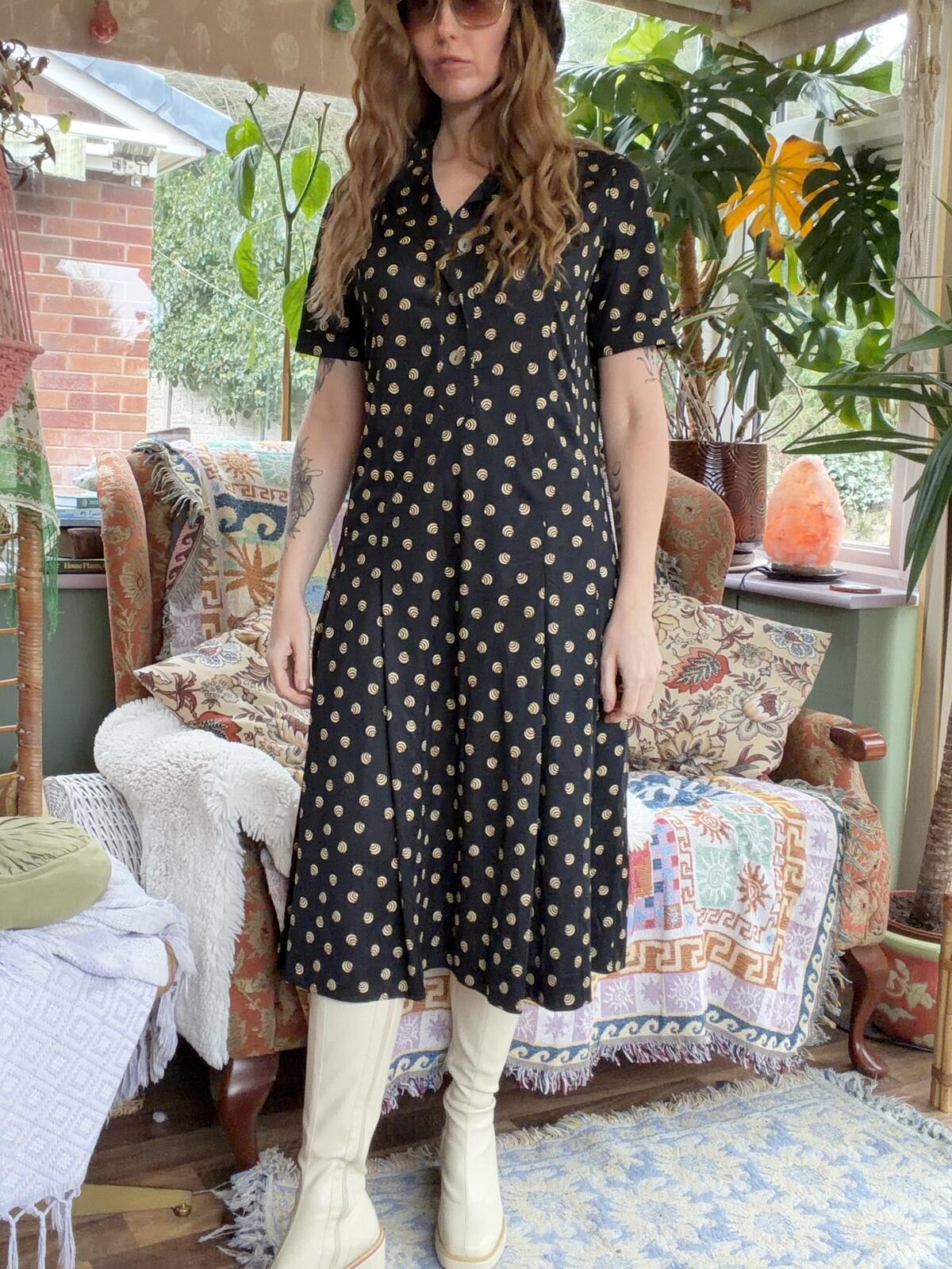Vintage 1980s shirt Dress Black Midi Dress with Beige Polka Dots Size 18