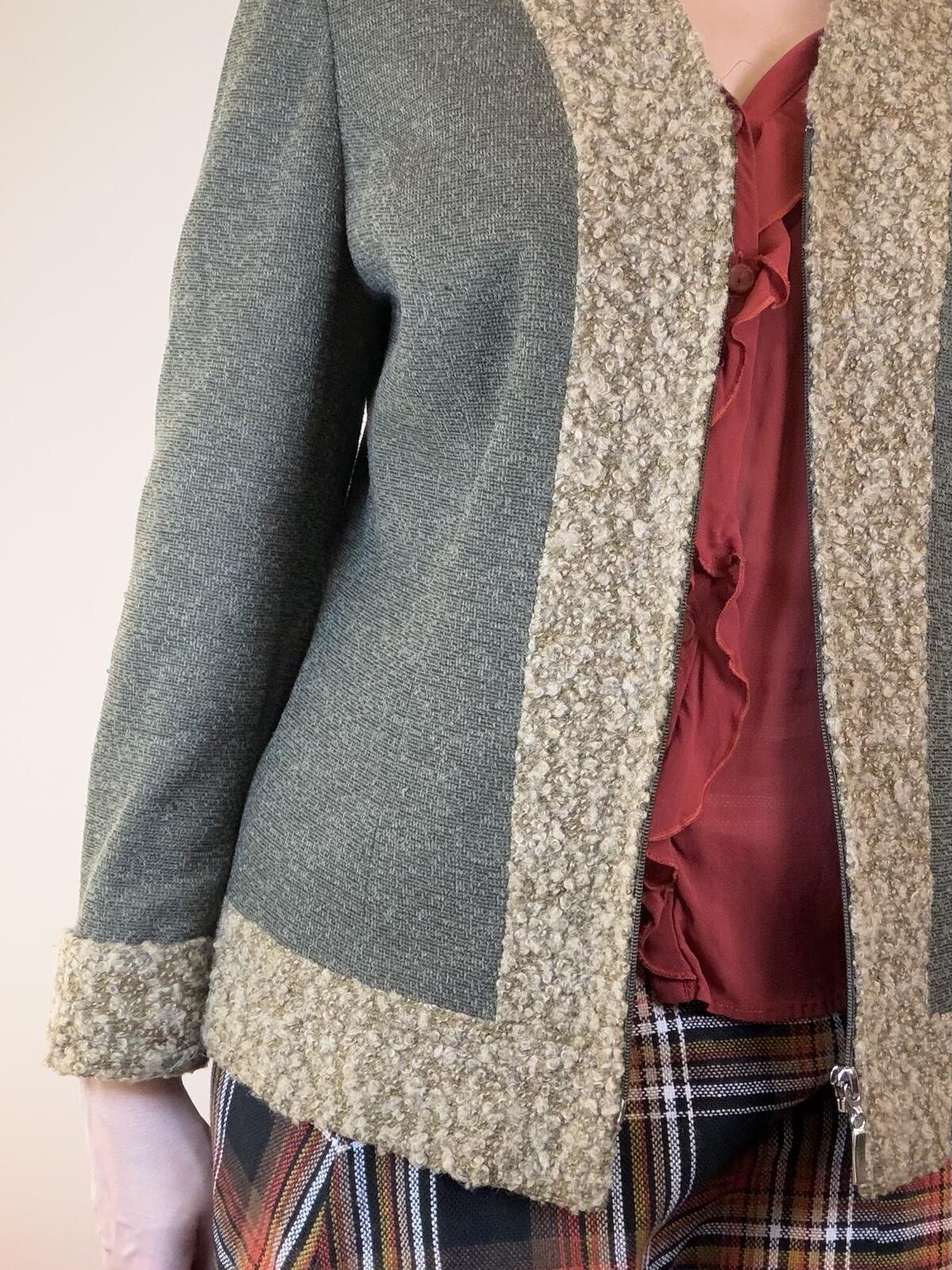 Vintage Y2K Blazer Olive Green and Beige Textured Trim Jacket Size 8 to 10