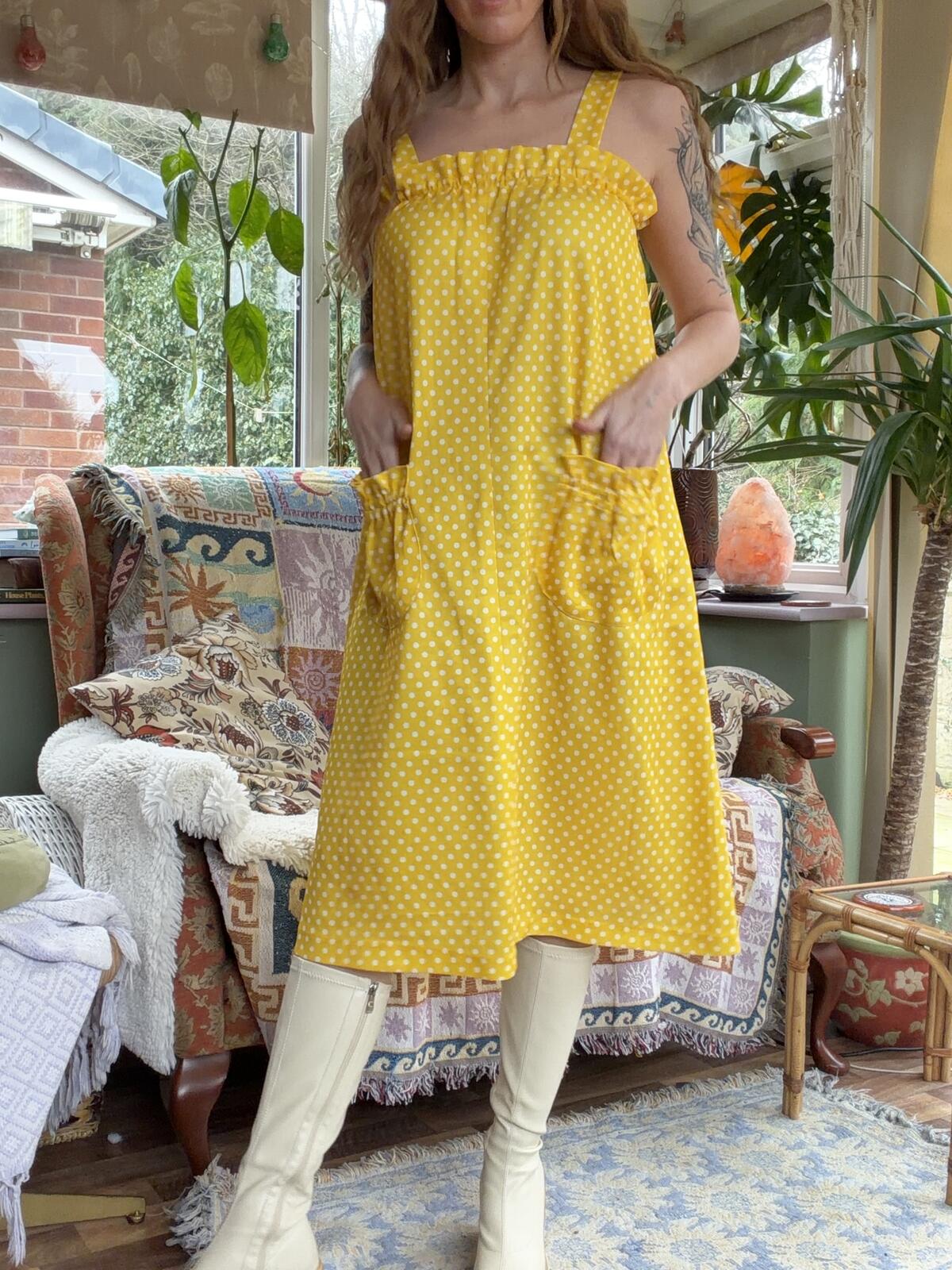 Vintage 1960s Beach Dress Size 10 Yellow Polka Dot Sleeveless Dress with Pockets