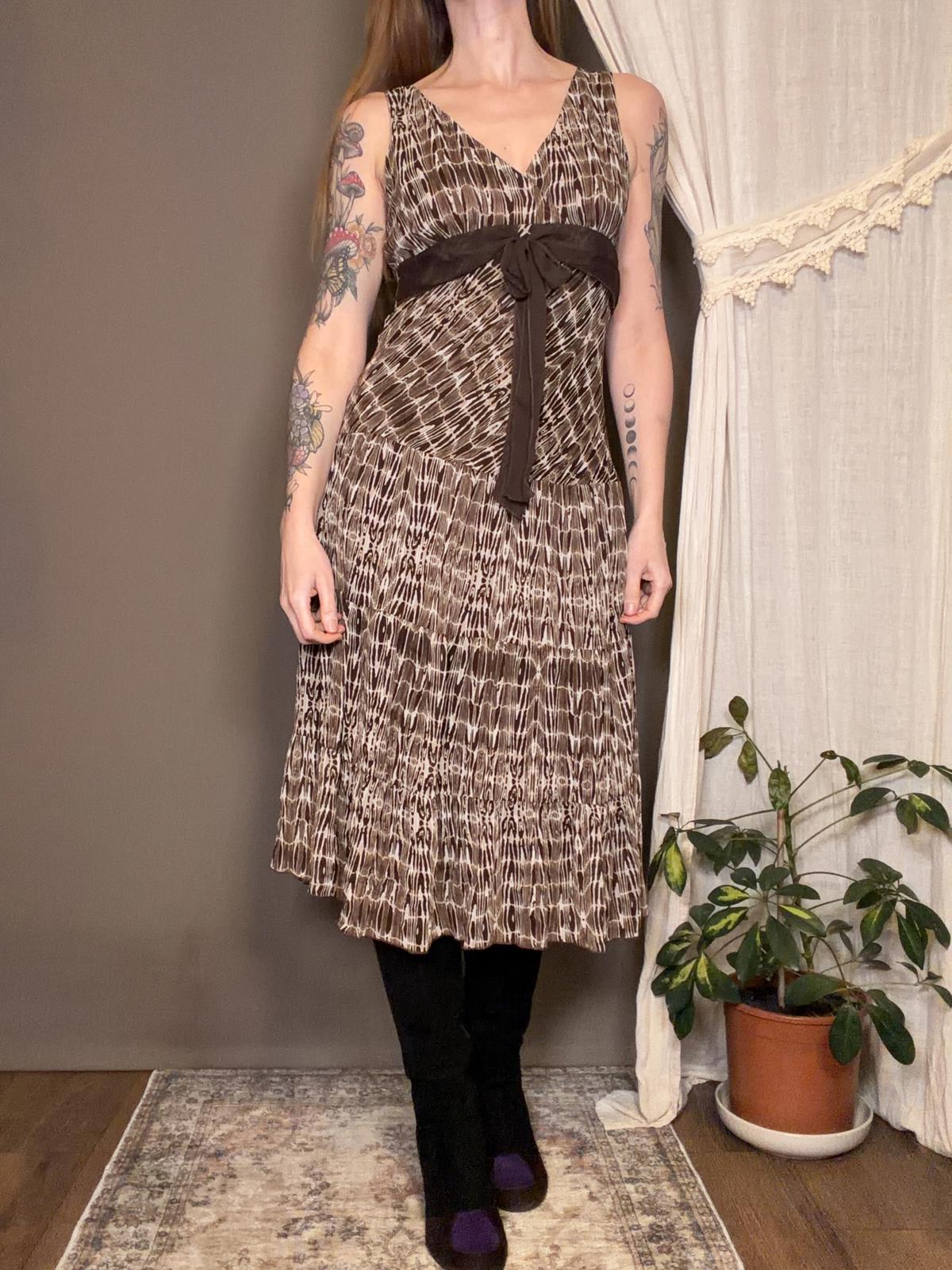 Vintage Y2K Summer Dress Brown Patterned Midi Dress with Tie Waist Size 10
