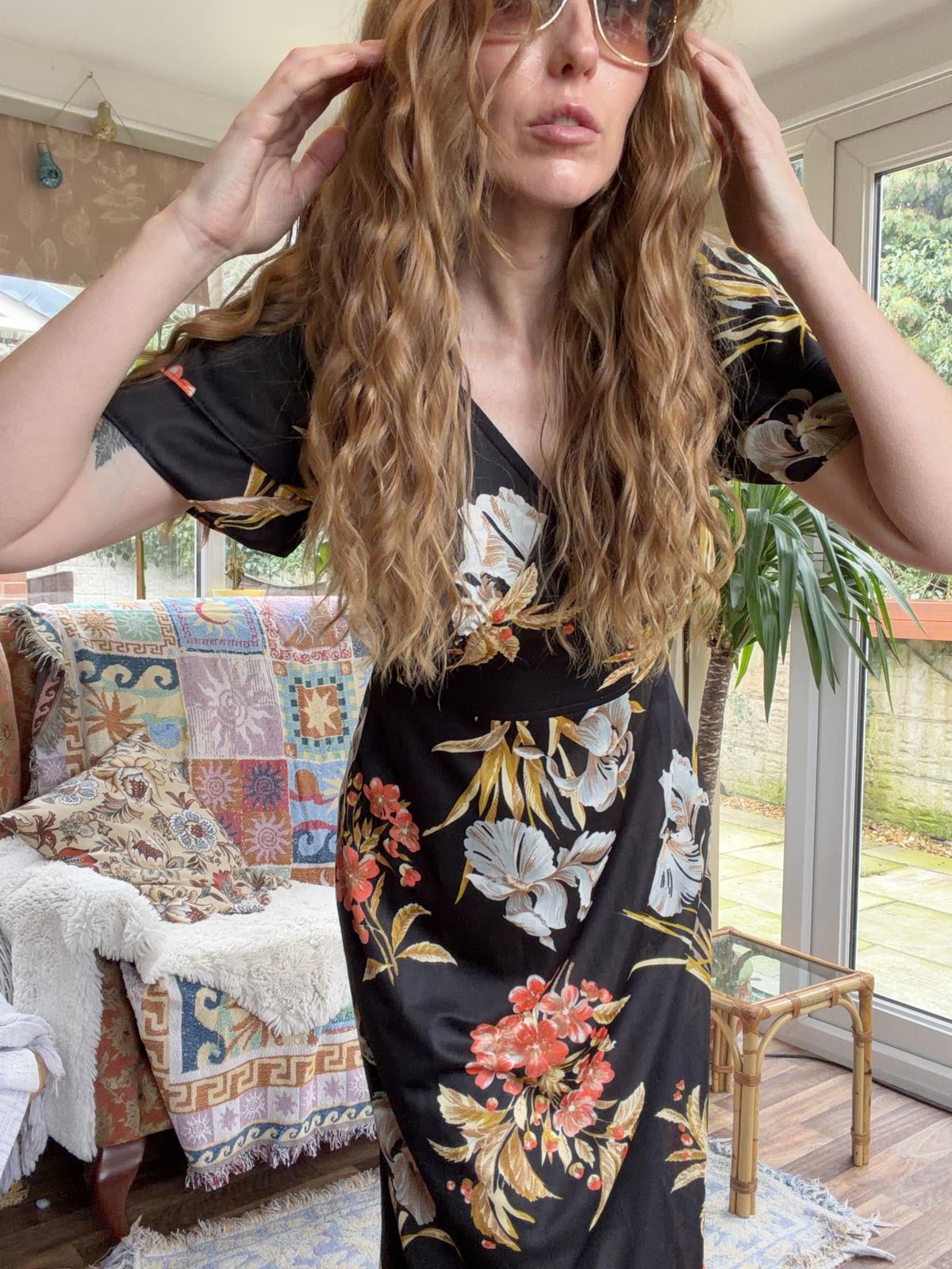 Vintage 1970s Maxi Dress Long floaty Floral Dress With Short Flared Sleeved 12