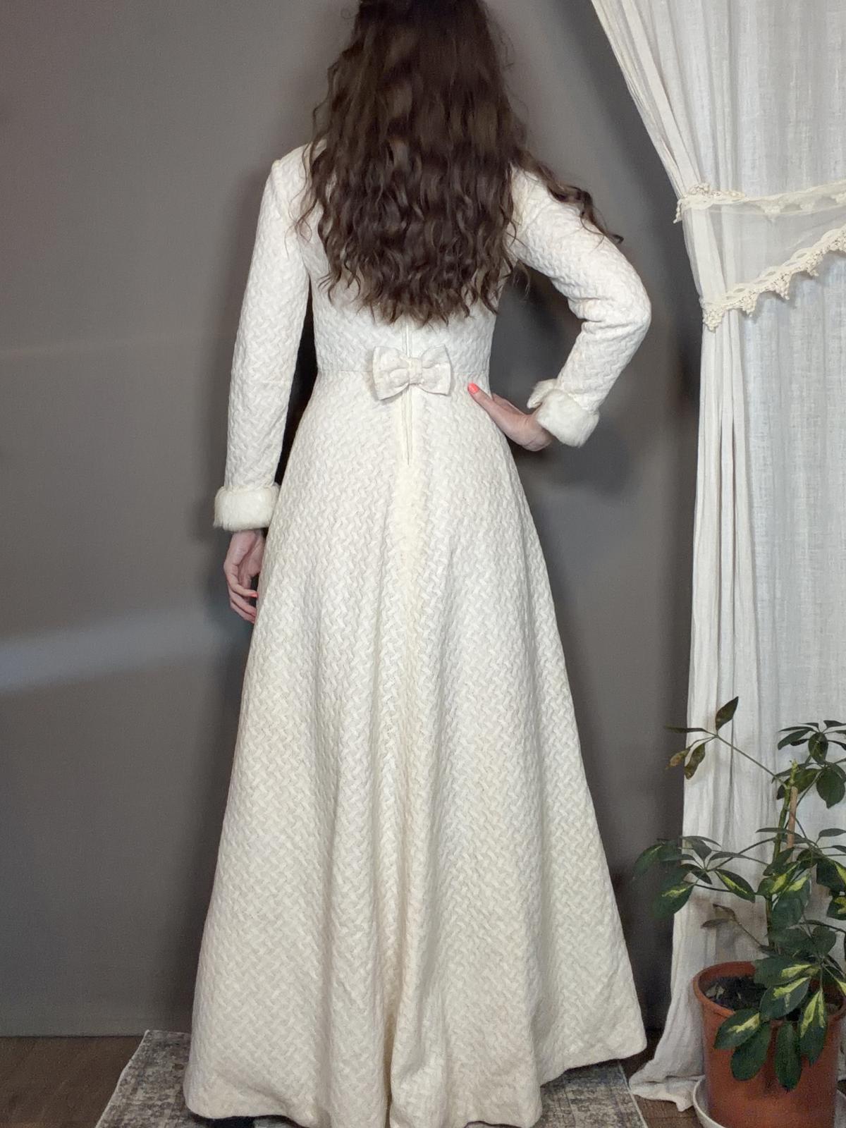Vintage 1960s Knit Maxi Dress Cream Long Sleeve High Neck Faux Fur Cuffs S 6 8