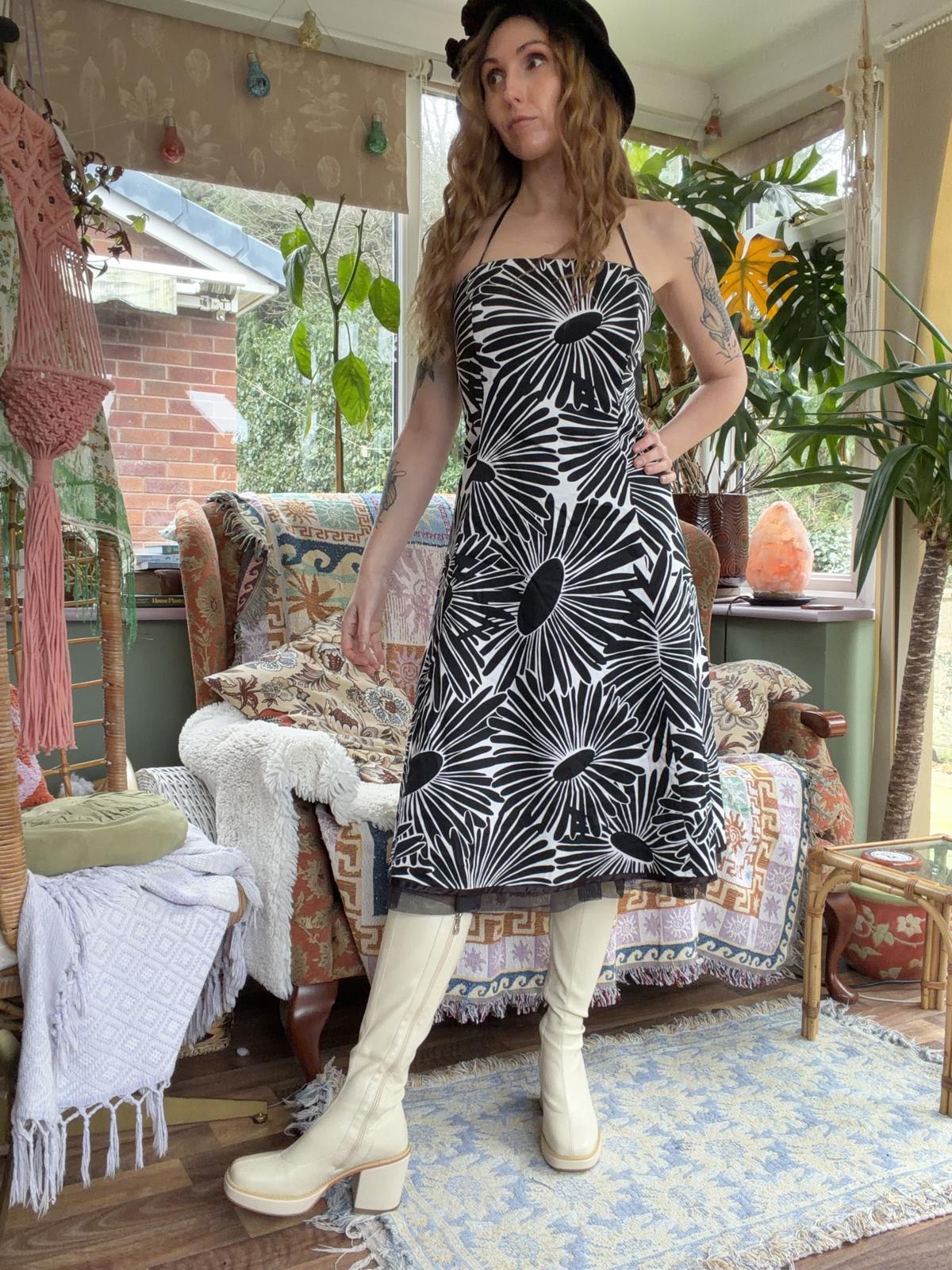 Vintage Y2K Cocktail Dress Bold Floral Print Sleeveless Fit And Flare Dress 10