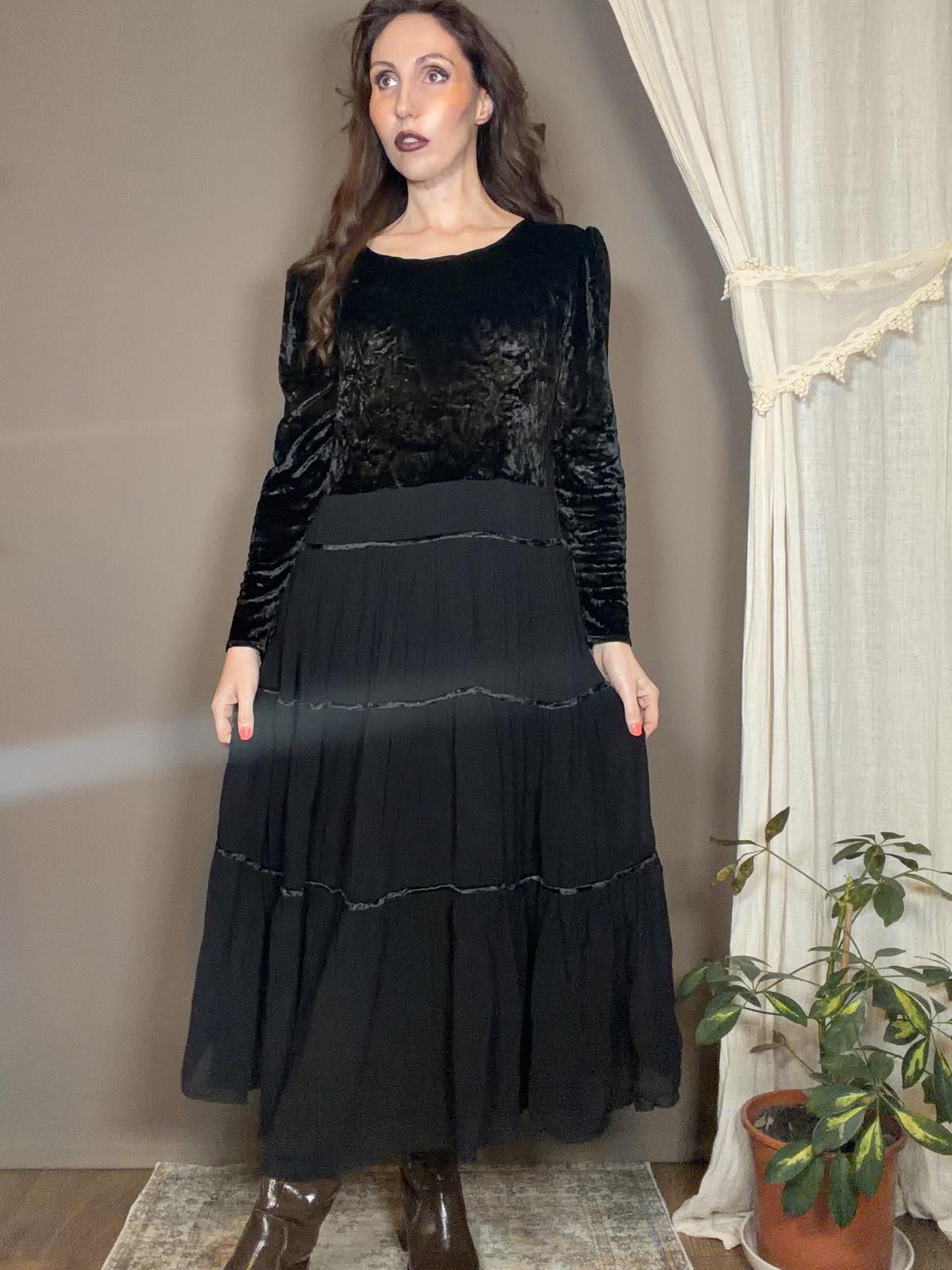 Vintage 1990s Velvet Dress Long Sleeve Tiered Skirt By Amuleti Black Size 14 16