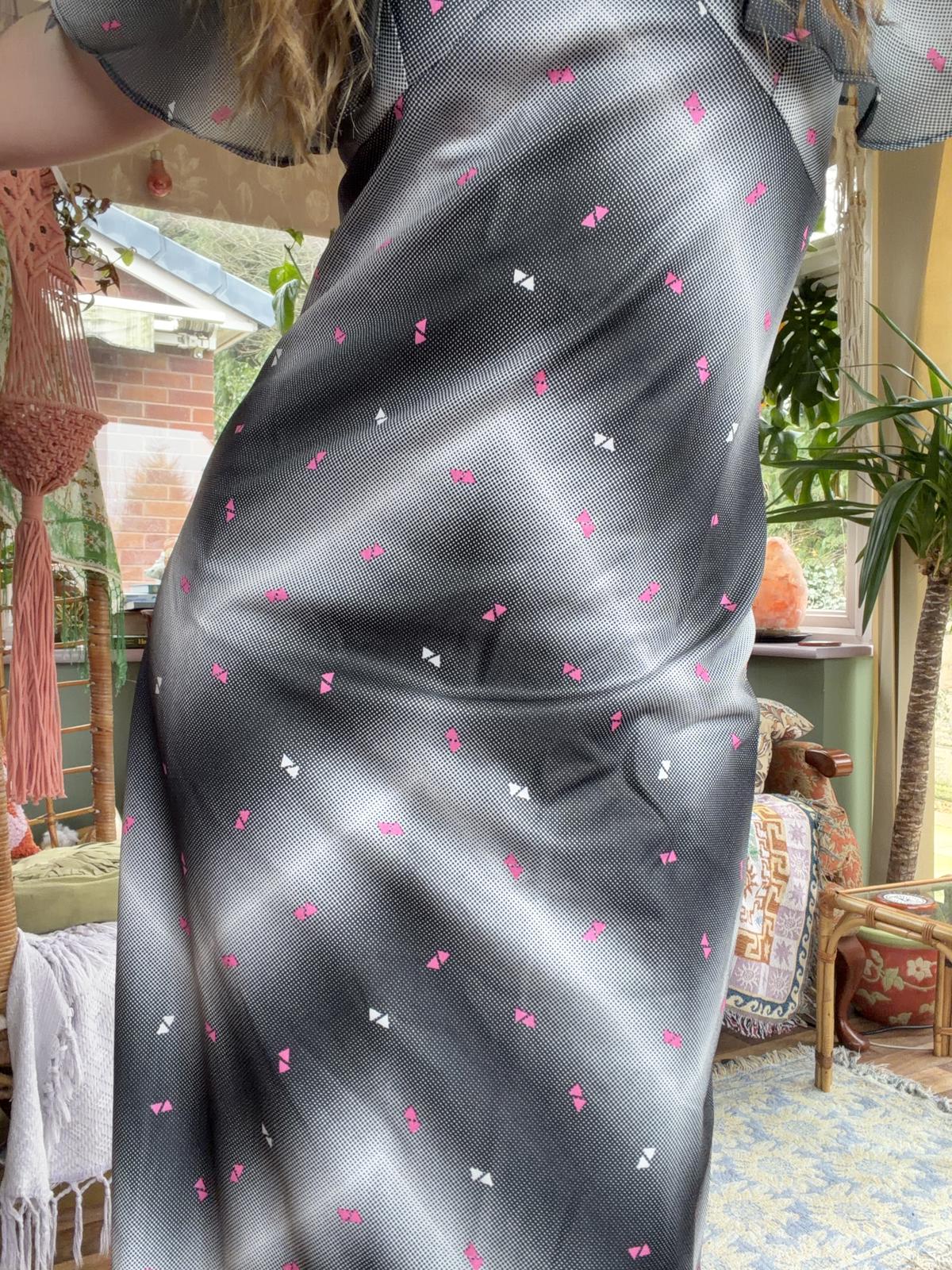 Vintage 1970s Maxi Dress Long Zigzag Flared Cape Sleeves Size 10 12