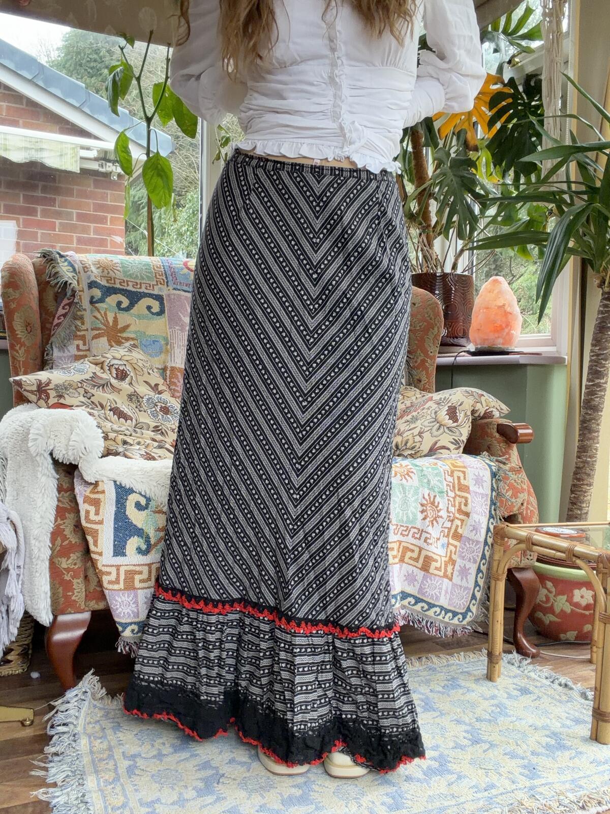 Vintage 1970s Maxi Skirt Bohemian Black and White with Red Trim Size 12