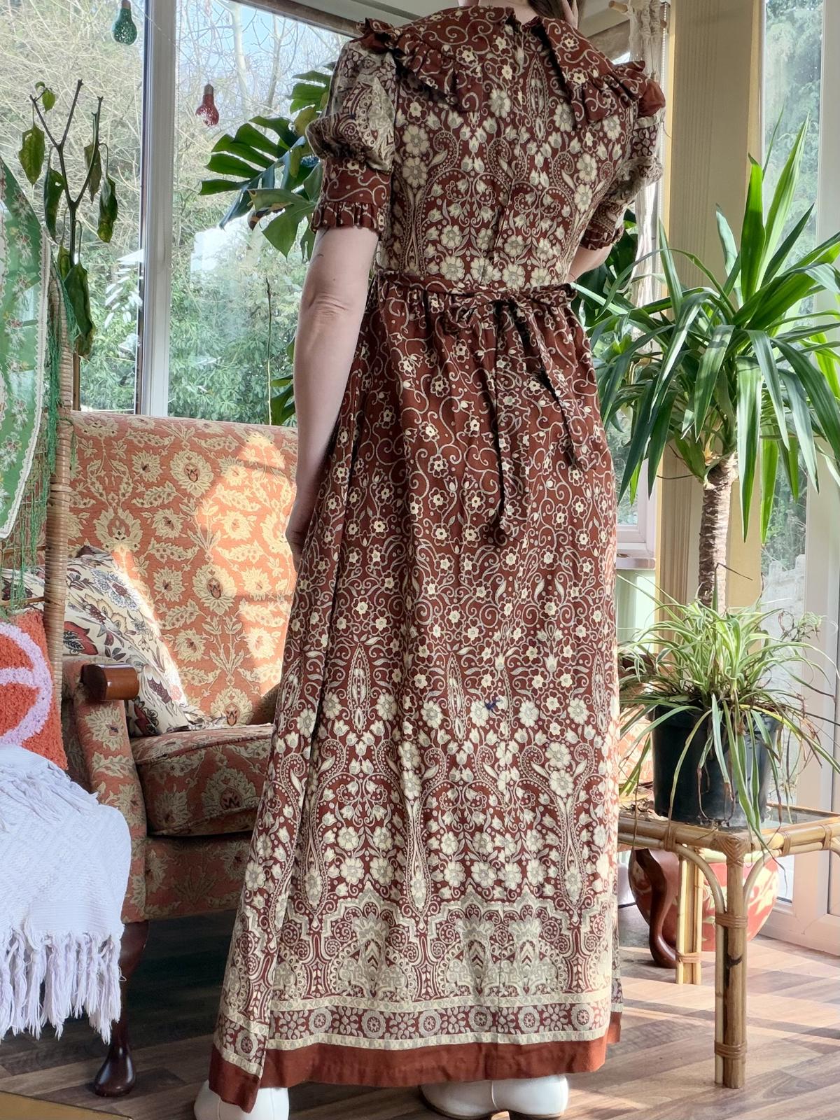 Vintage 1970s Maxi Dress 100% Cotton Brown Cream Floral with Ruffle Detail 8