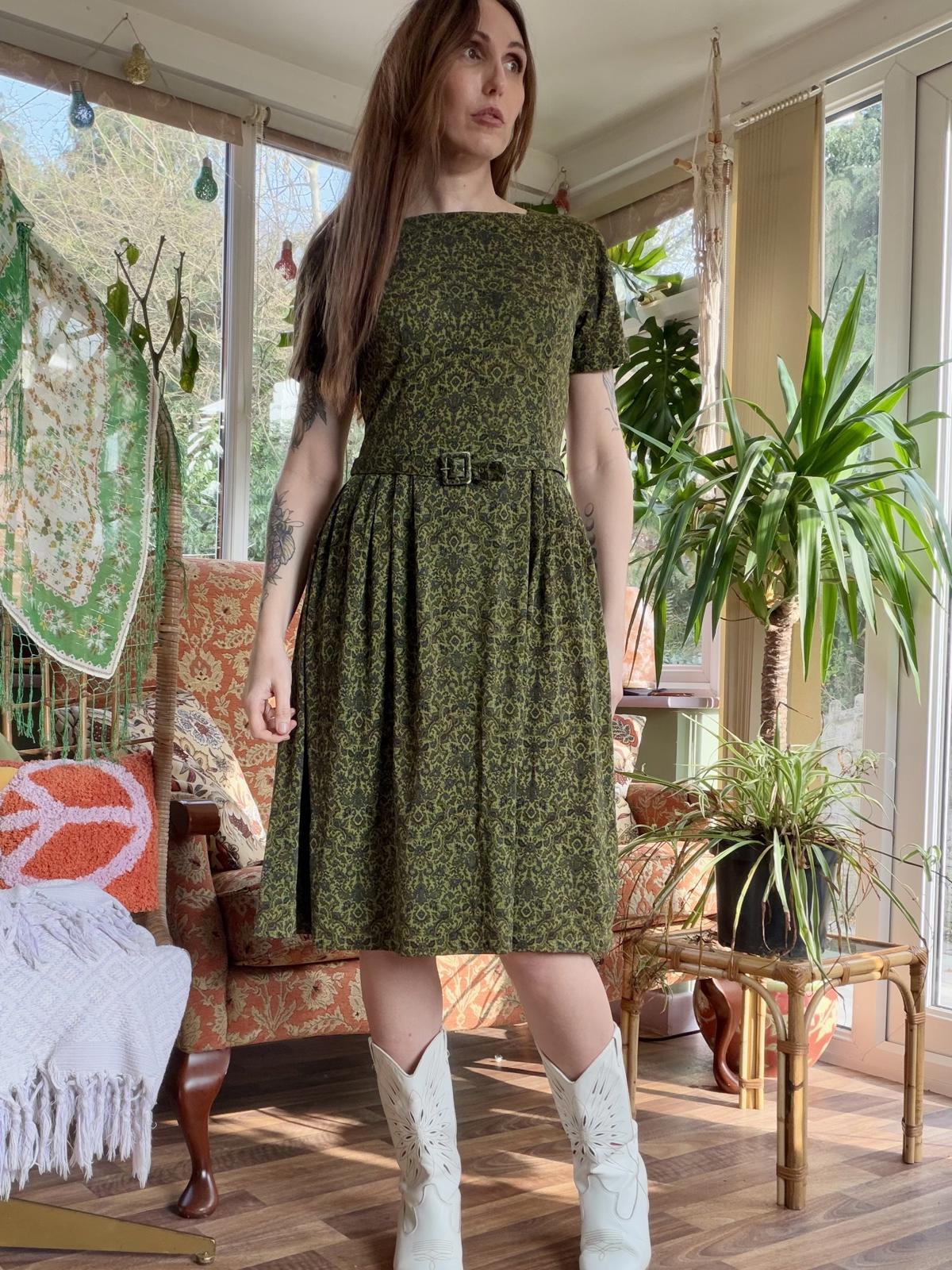 Vintage 1960s Paisley Dress Green Patterned Midi Dress with Belt Size 12 to 14
