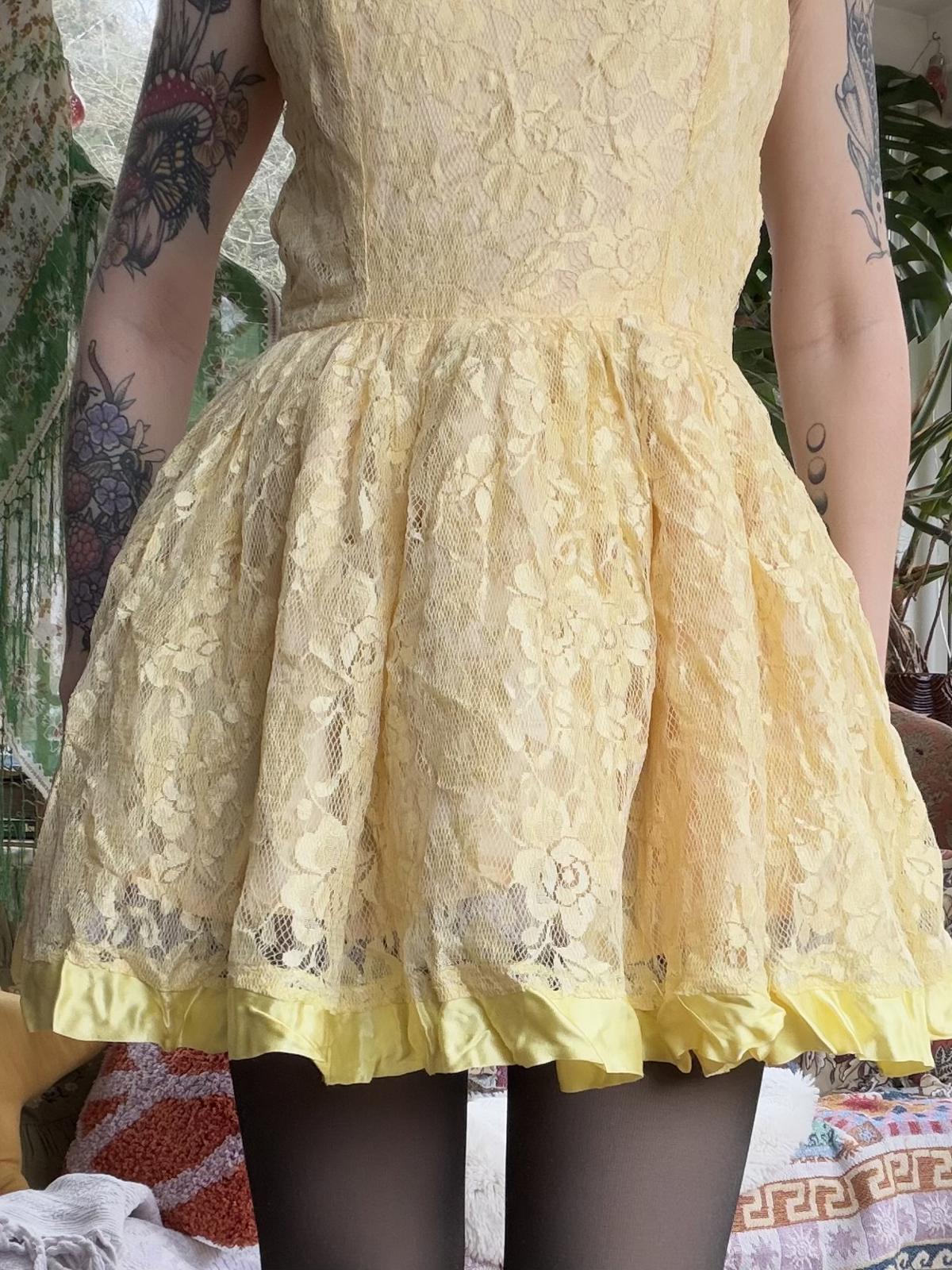 Vintage 1980s Party Dress Yellow Lace Mini Dress with Spaghetti Straps Size 12