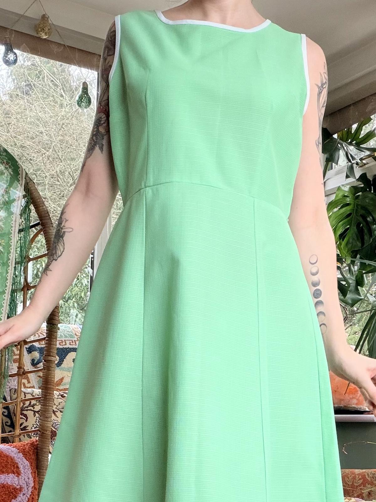 Vintage 1960s Summer Dress Sleeveless Green Dress with White Trim Size 14