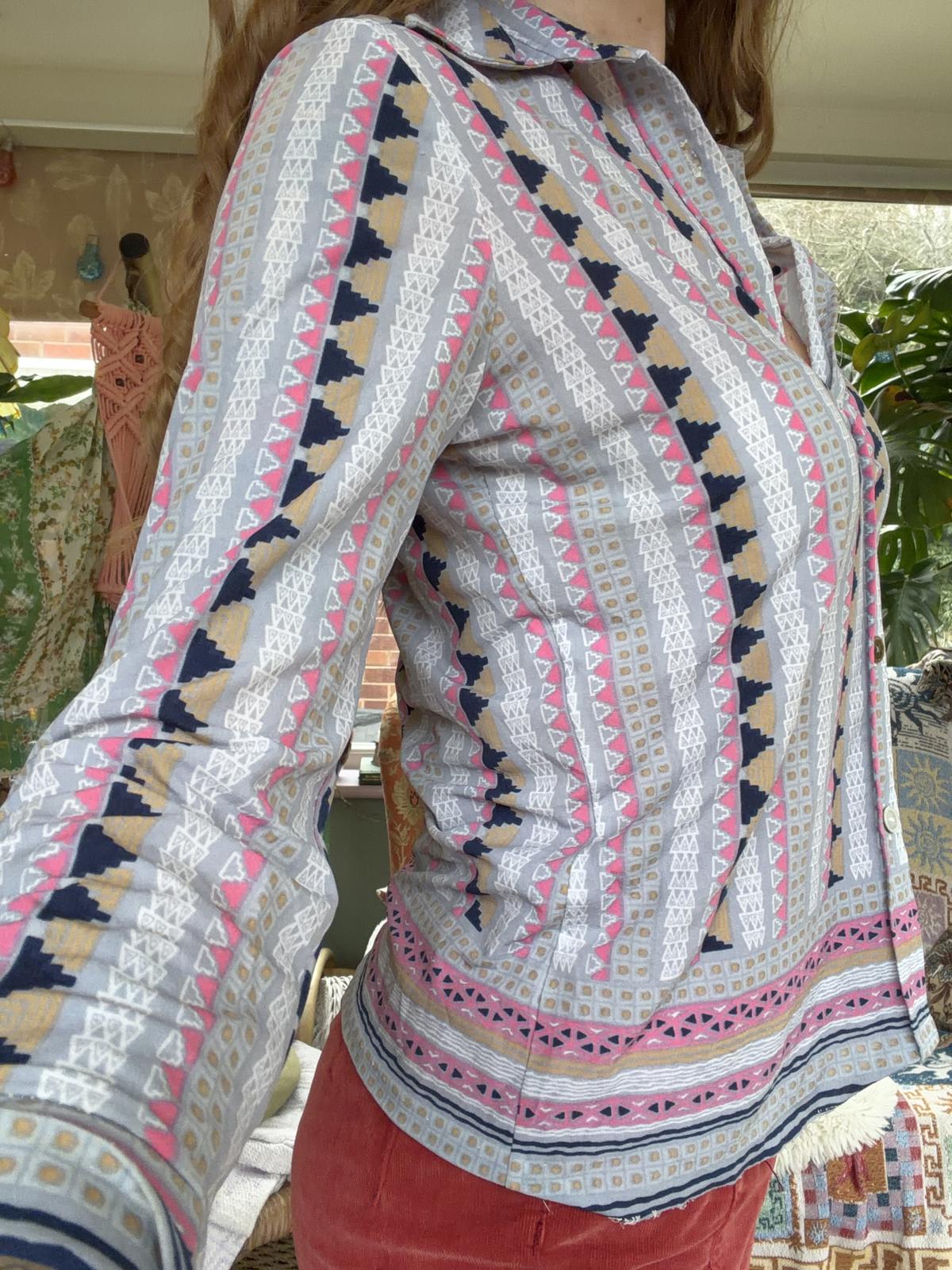 Vintage Blouse Bold Retro Print Collared Shirt Casual Or Formal Office Workwear