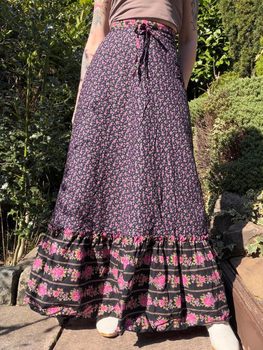 Vintage 1970s Skirt Long Floral Maxi Skirt Ruffle Hem Boho Cottagecore Size 6