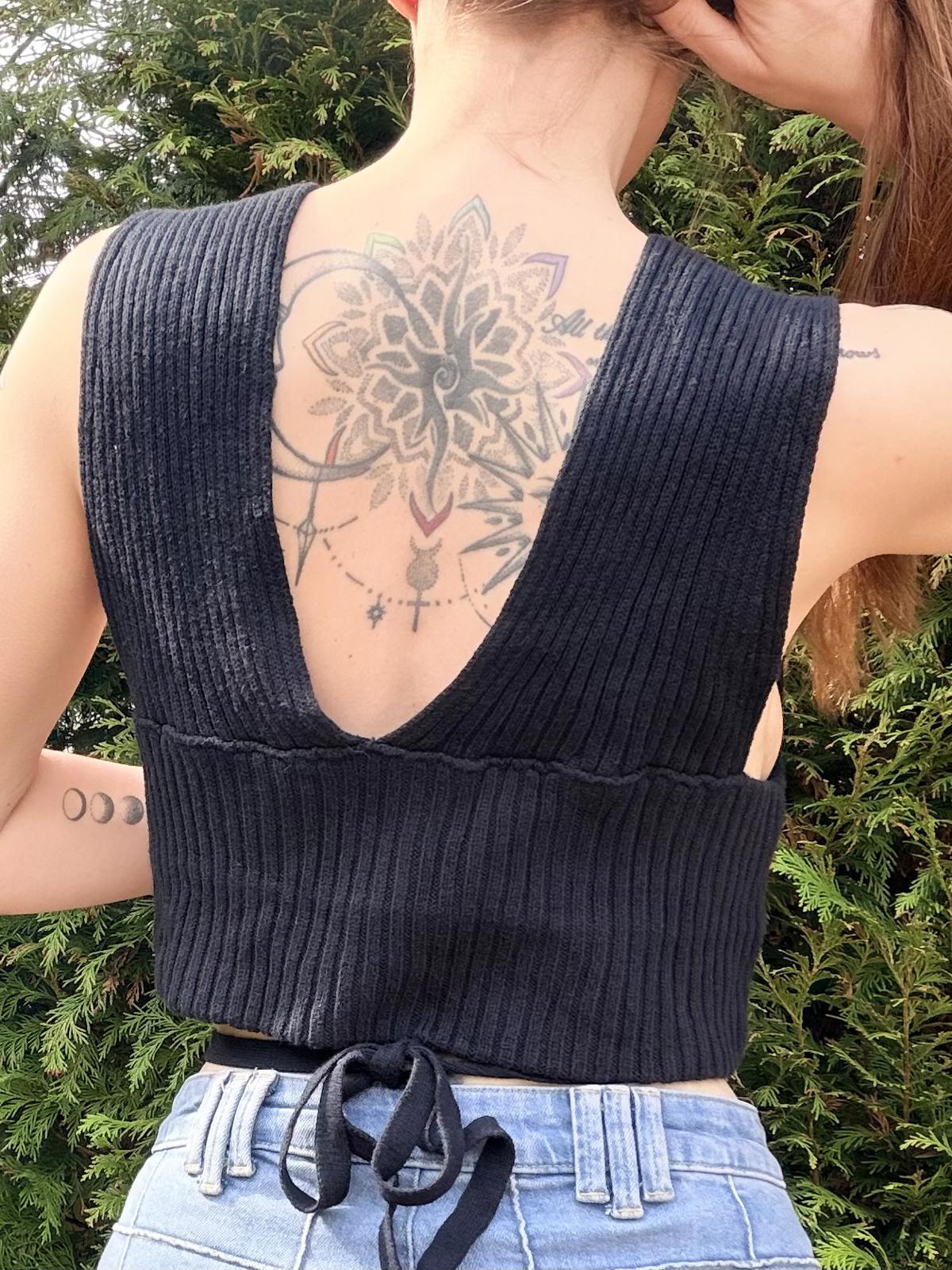 Vintage Y2k Knit Crop Top Plunge Neck Tie Waist Sleeveless Sweater Vest Size 14