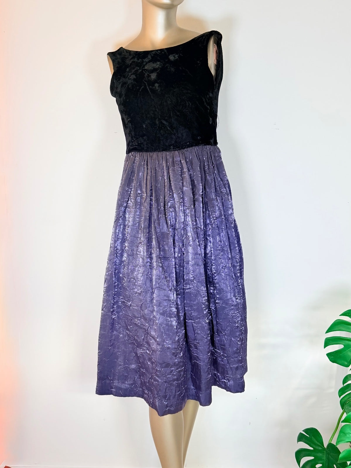 Vintage 1990s long dress girl whimsigoth velvet purple prom cocktail gown age 10