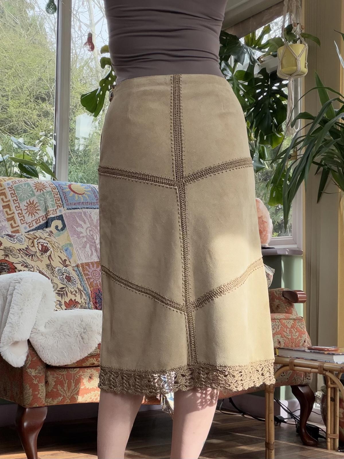 Vintage Y2K Suede Skirt Boho Beige Midi Skirt with Crochet Trim Size 10