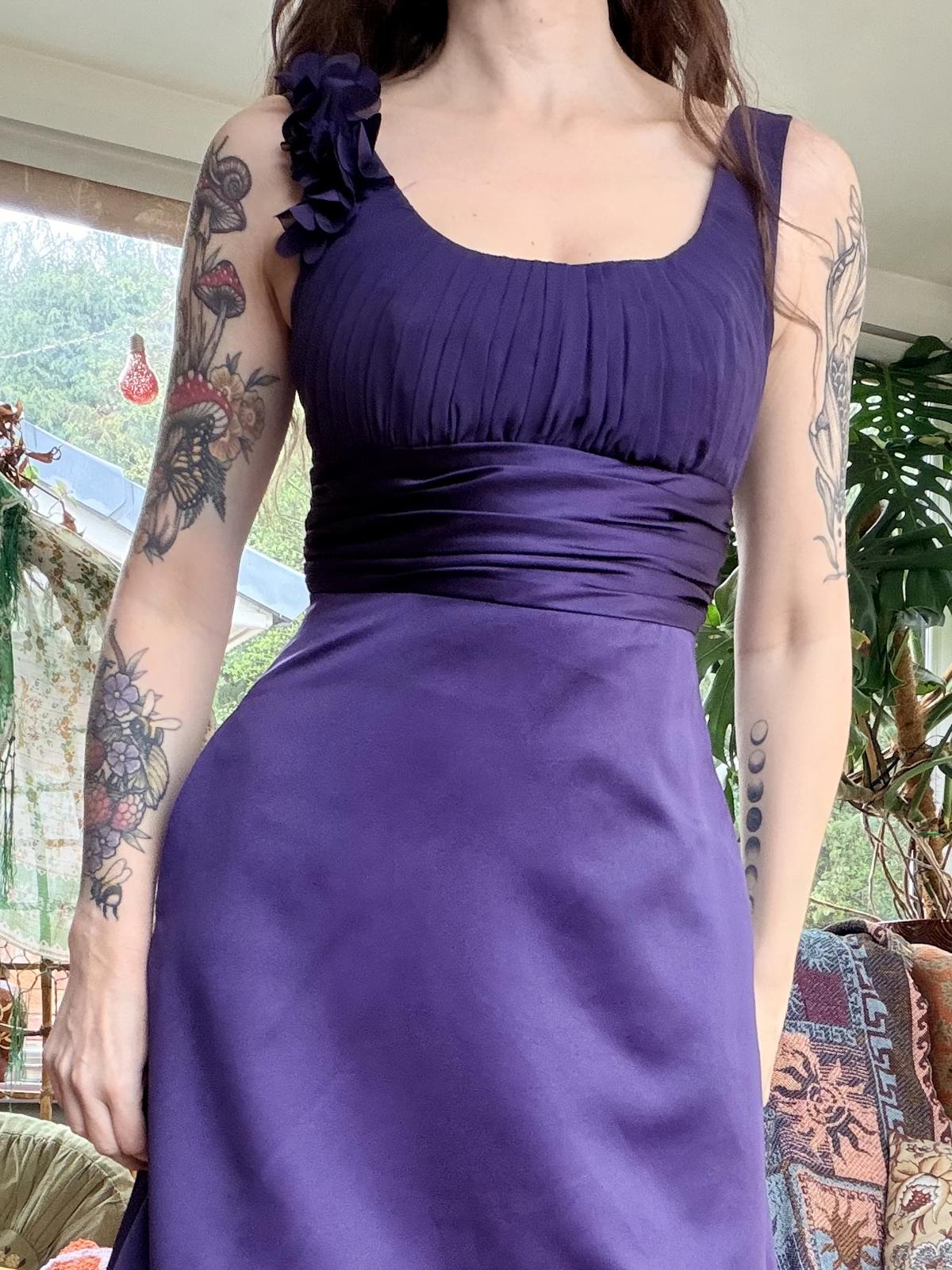 Purple Prom Dress Size 10 Bridesmaid Ball Gown Ruched waist David's Bridal