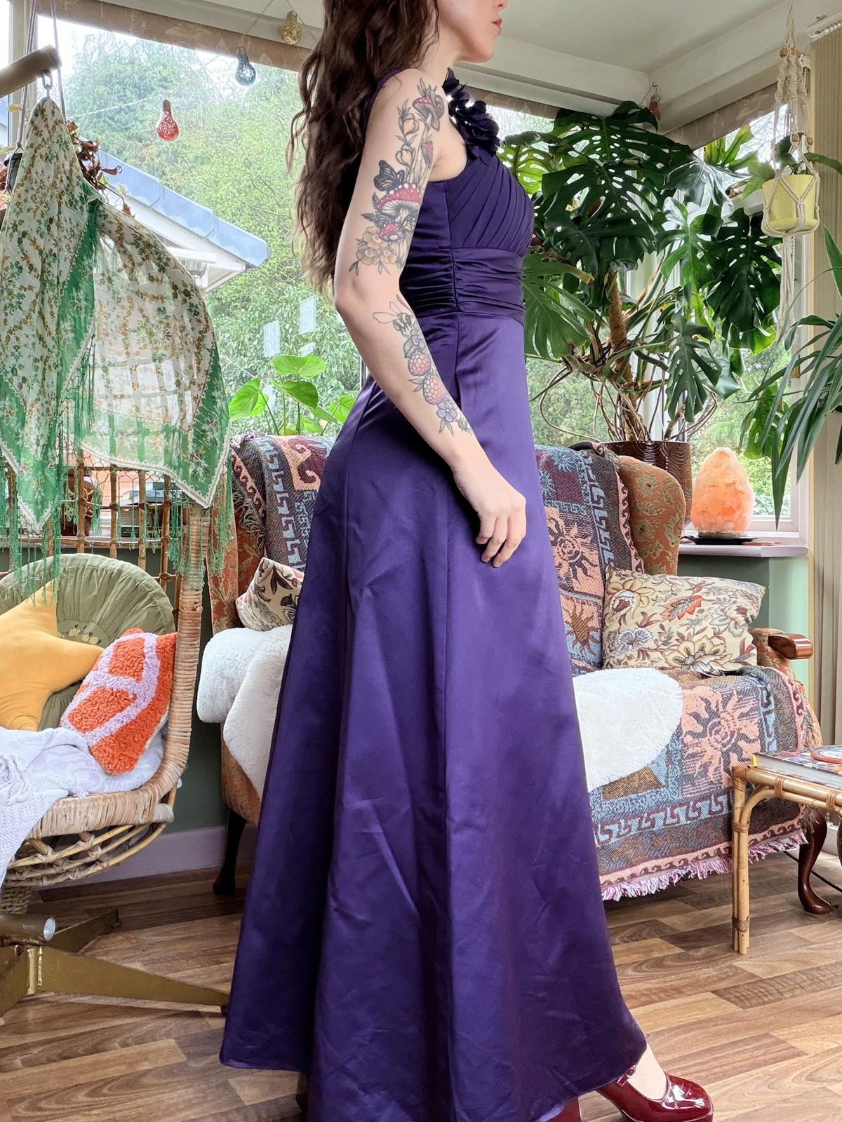 Purple Prom Dress Size 10 Bridesmaid Ball Gown Ruched waist David's Bridal