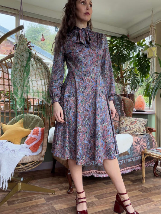 Vintage 1970s Day Dress Long Sleeve Floral Midi Dress with Bow Tie Neck Size 14