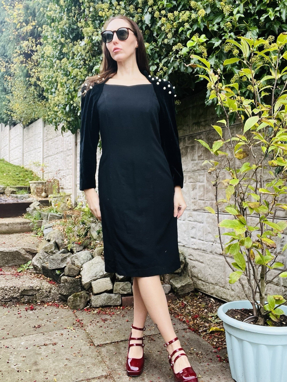 Vintage 1980s Cocktail Dress Black Size 12 Retro 80s Formal Velvet Beaded Sleeve