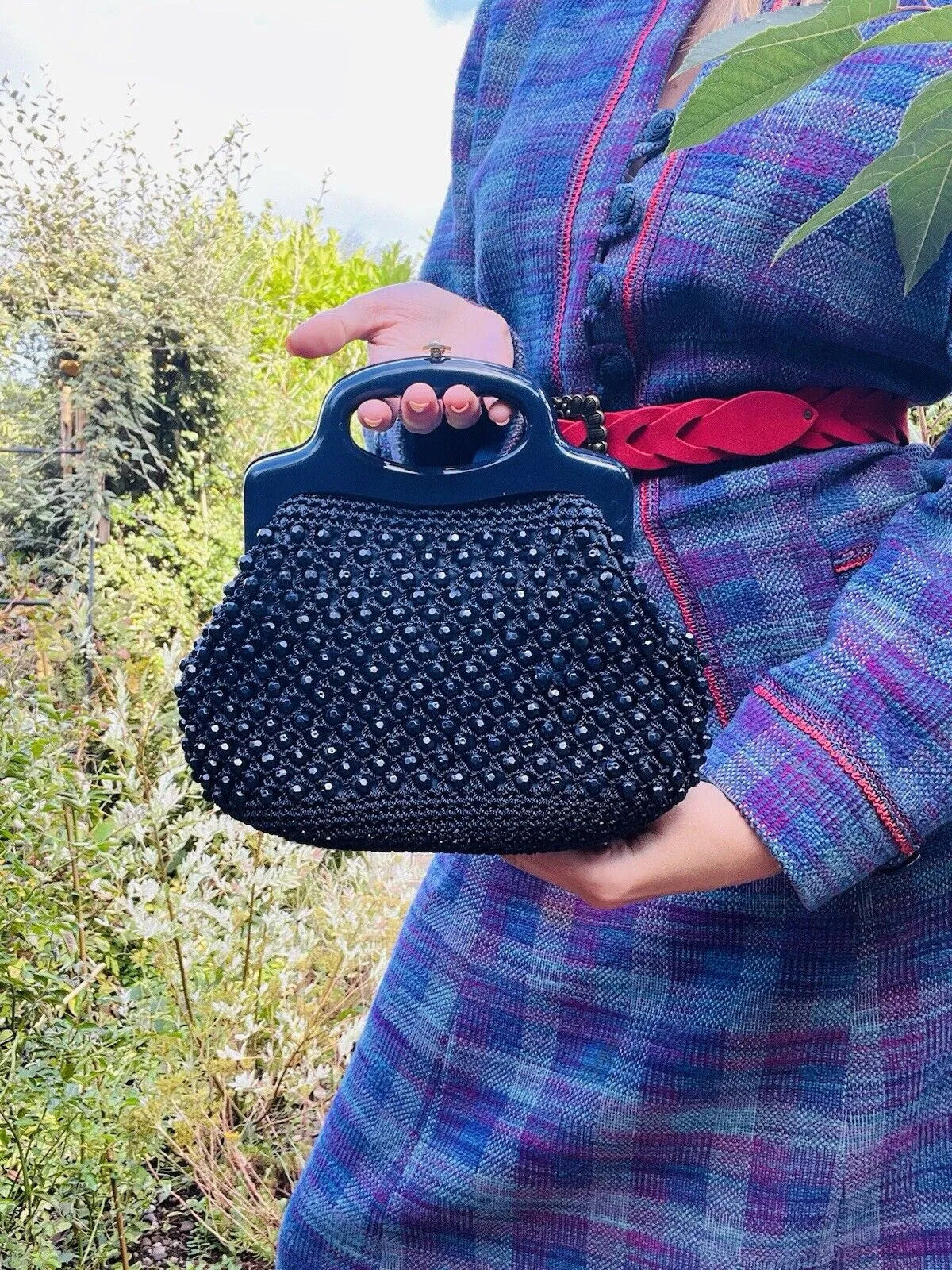 Vintage 50s Hand Bag 1950s Beaded Rafia Handbag Plastic Handles And Gold Clasp