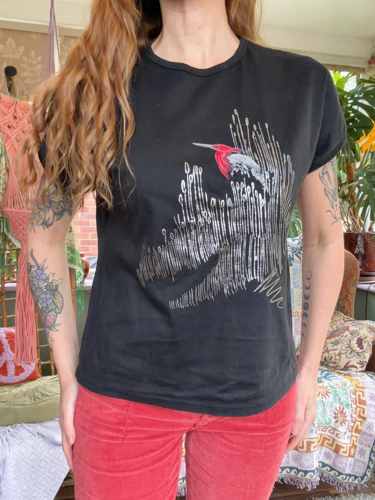 Vintage Y2K T-shirt Silver Metallic Bird design Tshirt retro t shirt Black 14